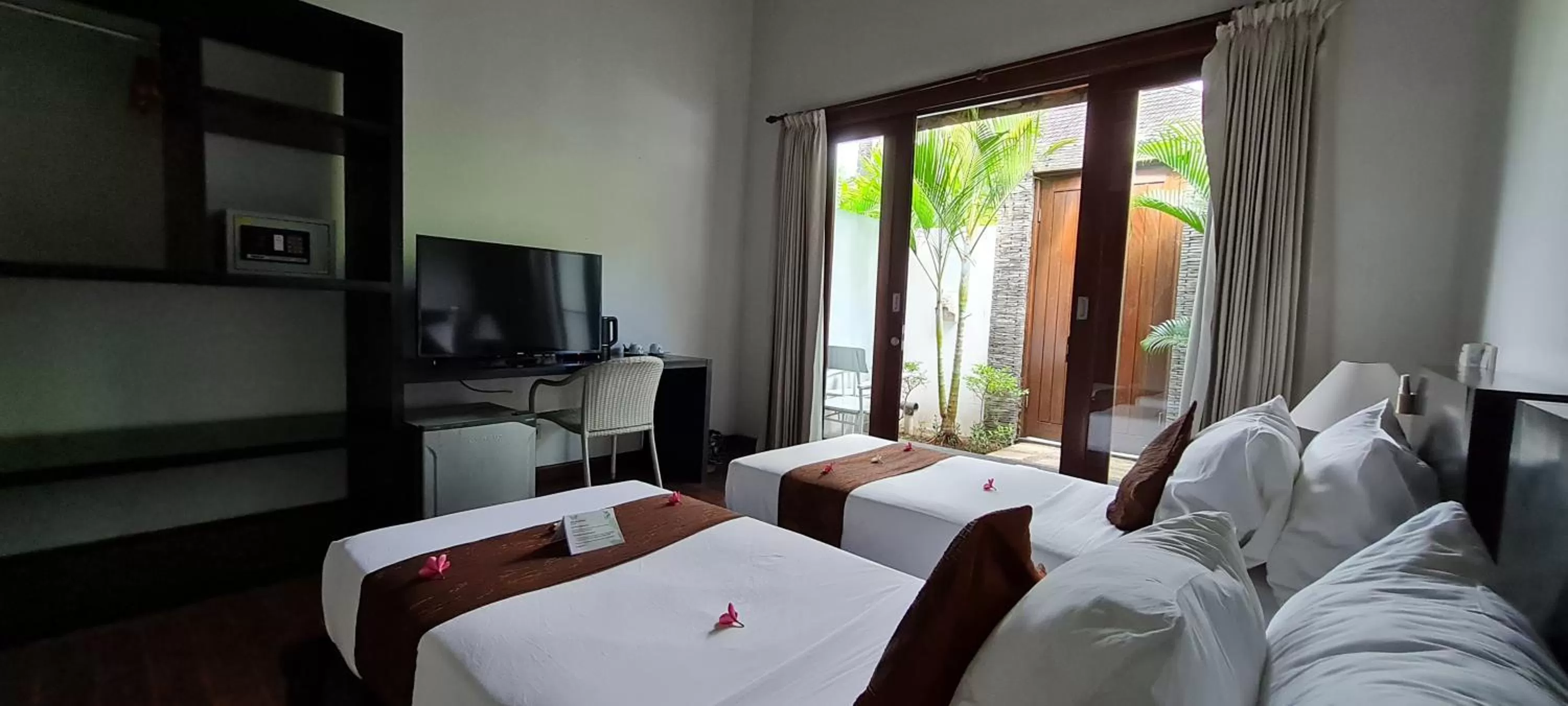 Bedroom, Bed in The Trawangan Resort