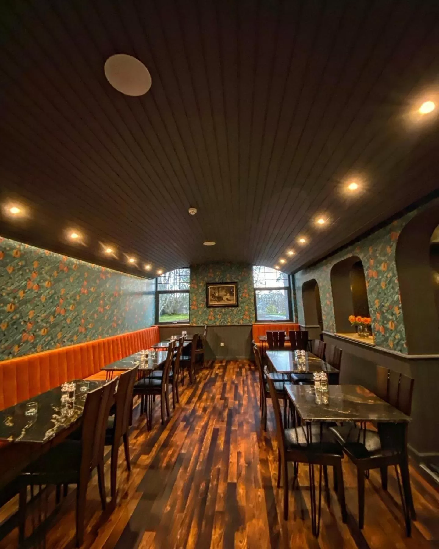 Restaurant/places to eat in Falls of Lora Hotel