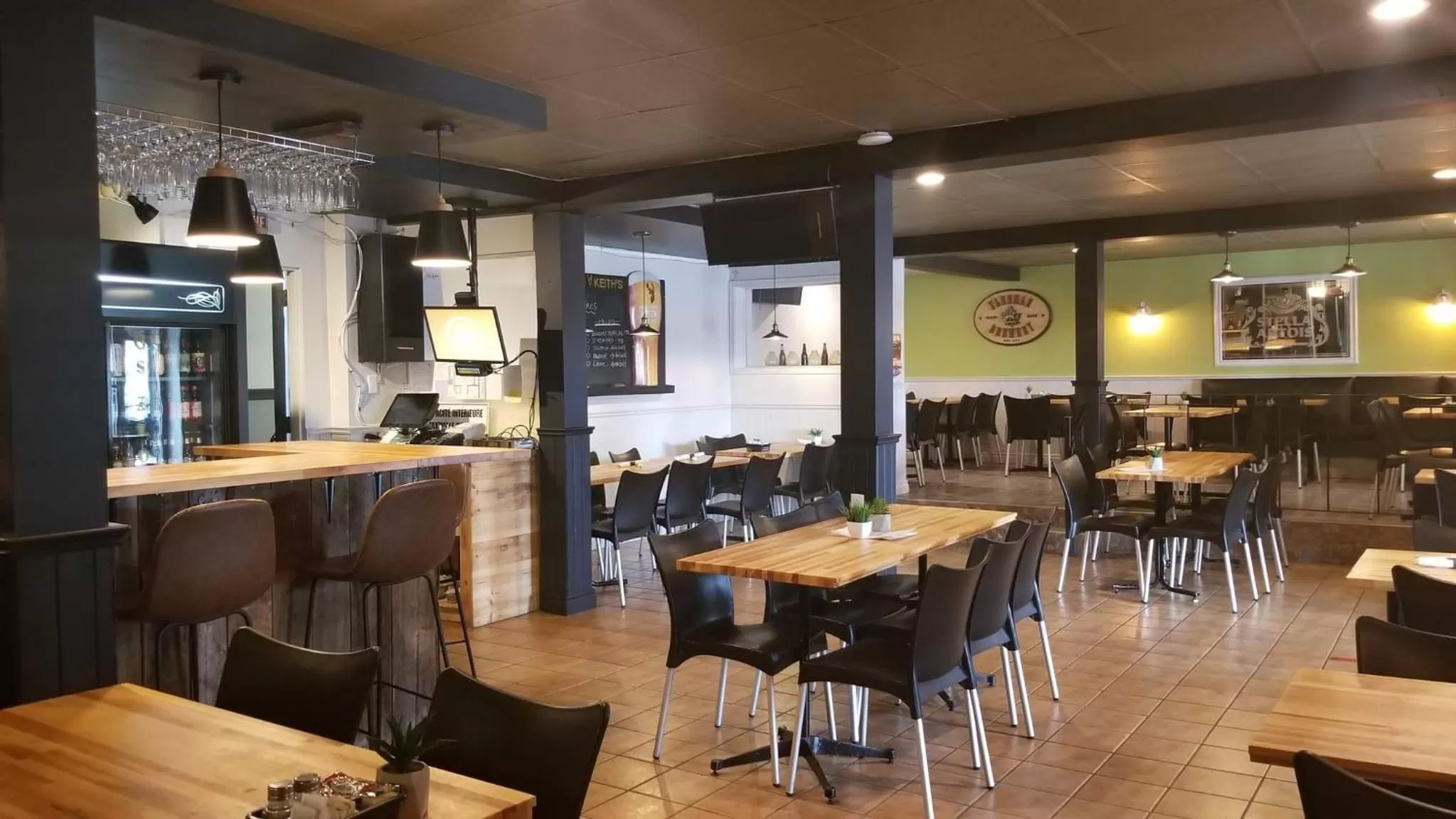 Restaurant/places to eat in Auberge Happy Logis