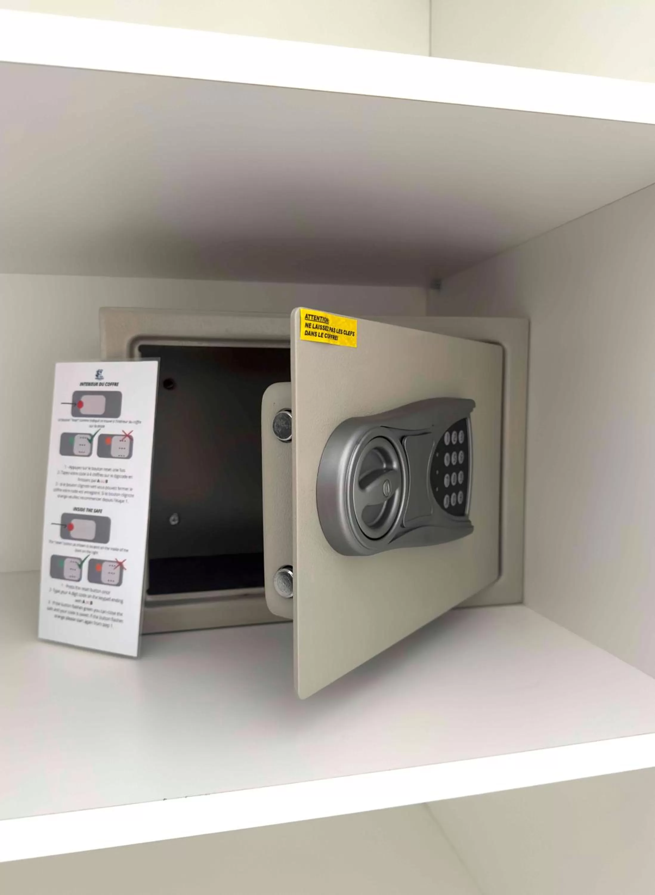 safe, Bathroom in Résidence Hôtelière Poséidon Caraïbes