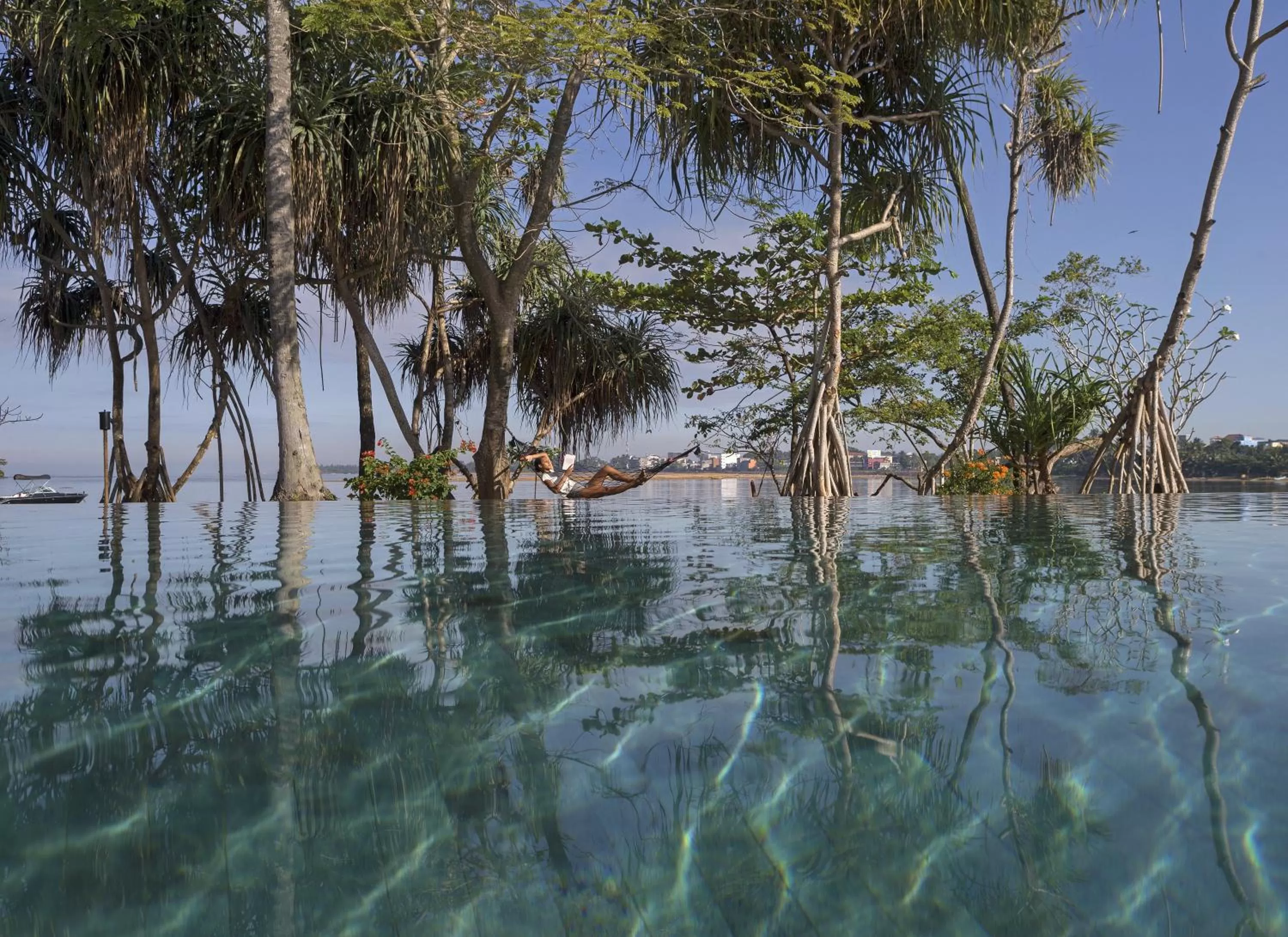 Swimming pool in Anantara Kalutara Resort