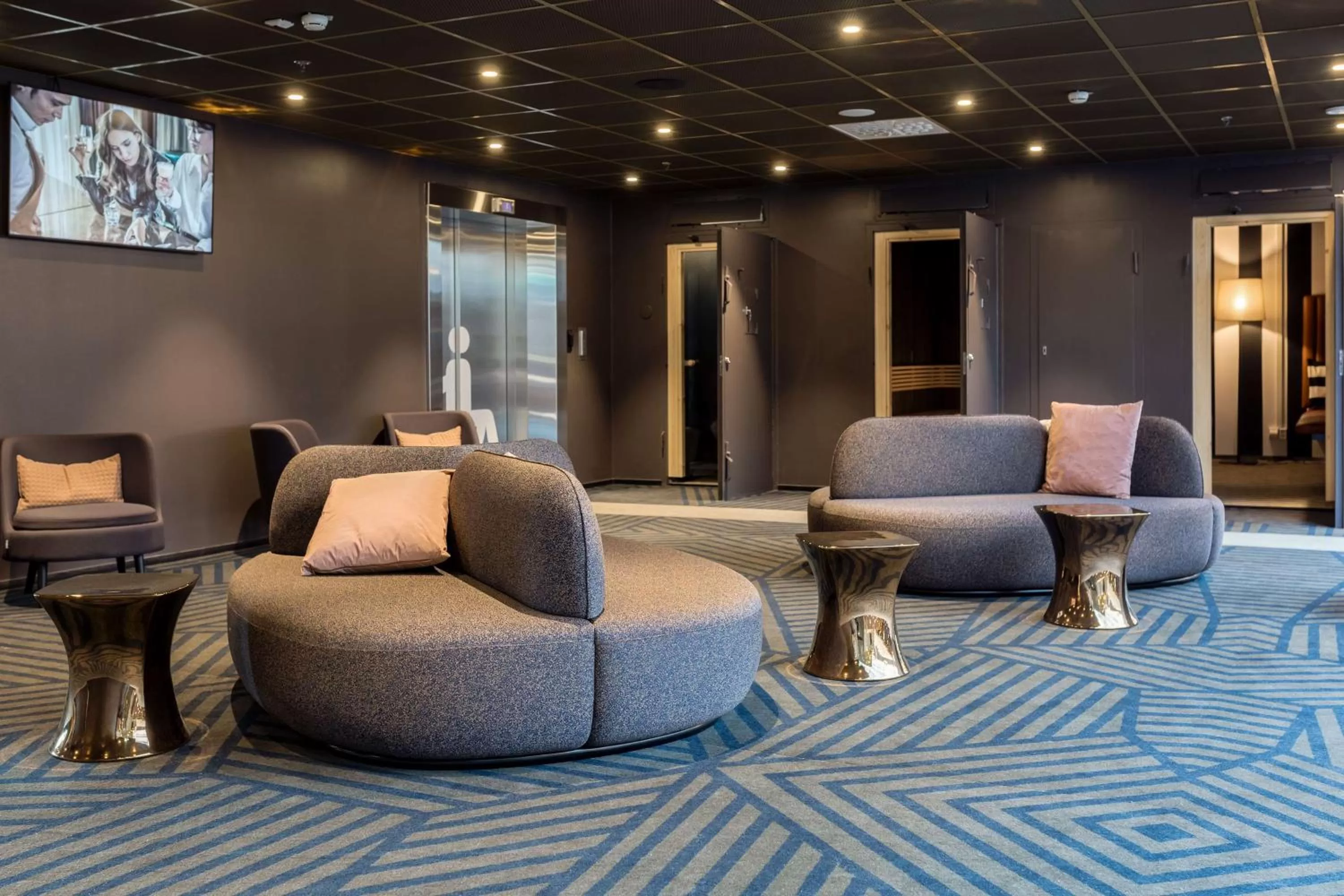 Lobby or reception in Scandic Helsinki Airport