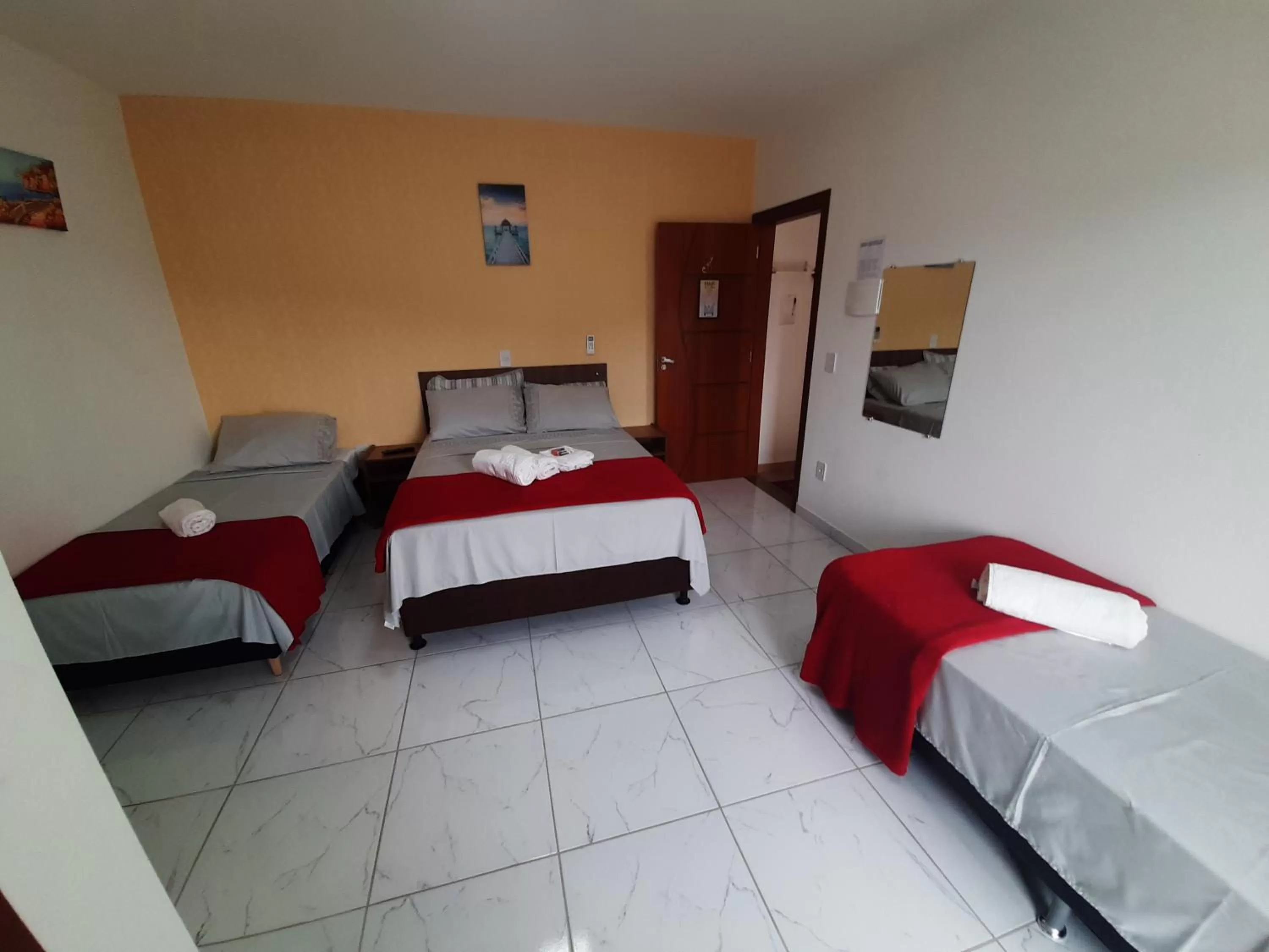 Bed in PENHAFLAT, STUDIO COMPLÉTO, C GARAGEM , A 700 m do parque e 120 m da praia