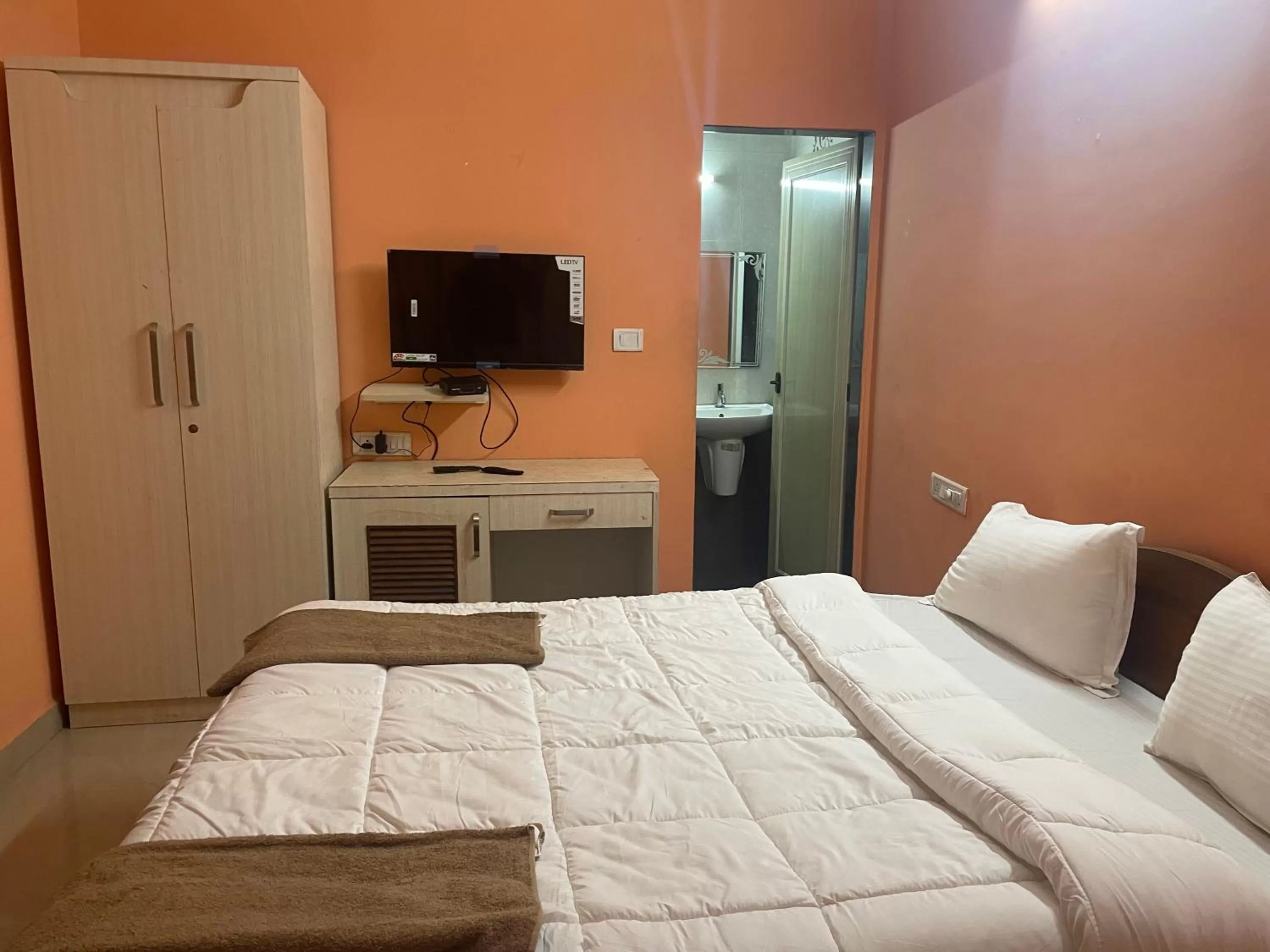 Bed in Calangute Beach Corner