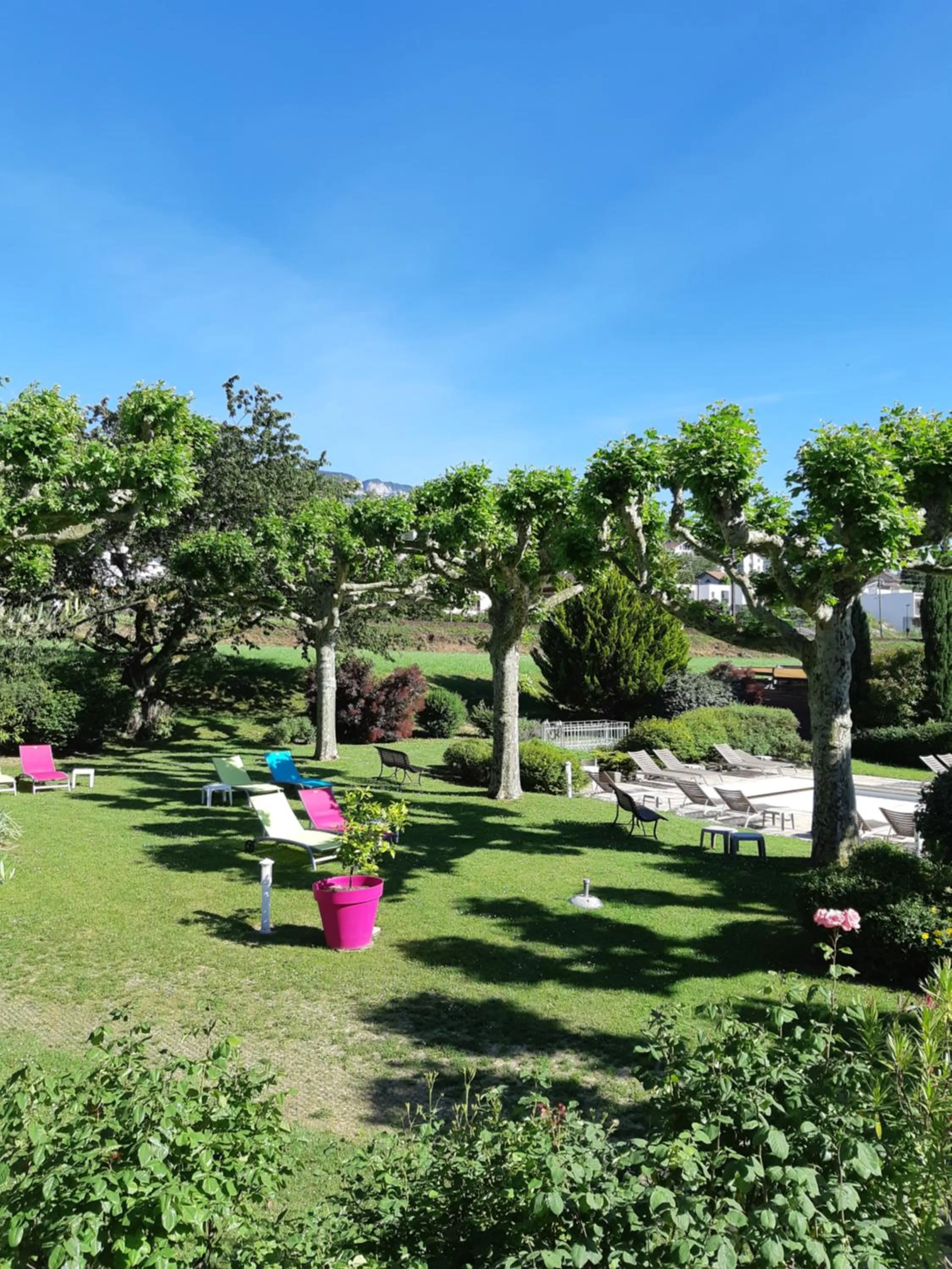 Garden in Logis Auberge Saint Simond