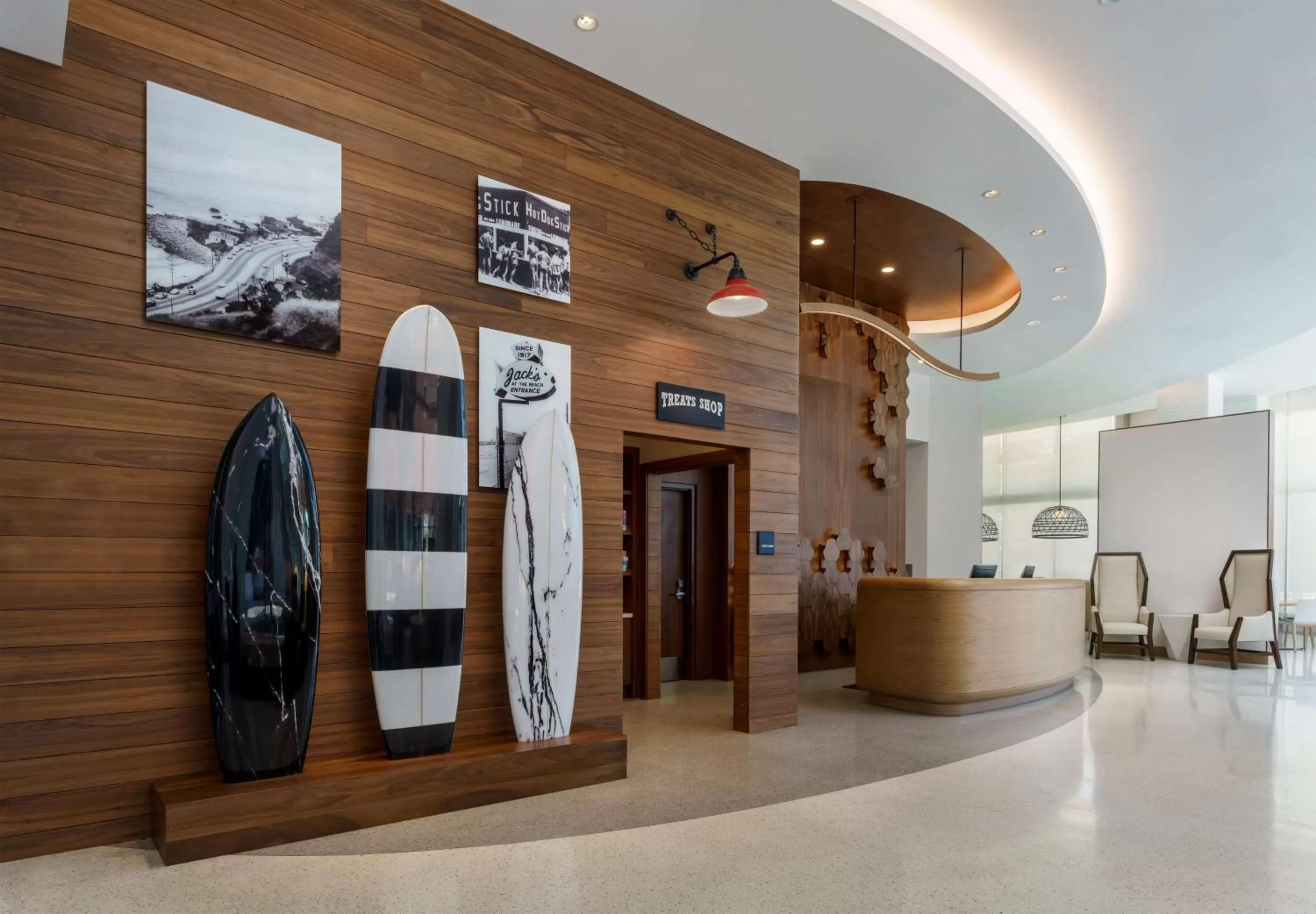 Lobby or reception in Hampton Inn & Suites Santa Monica