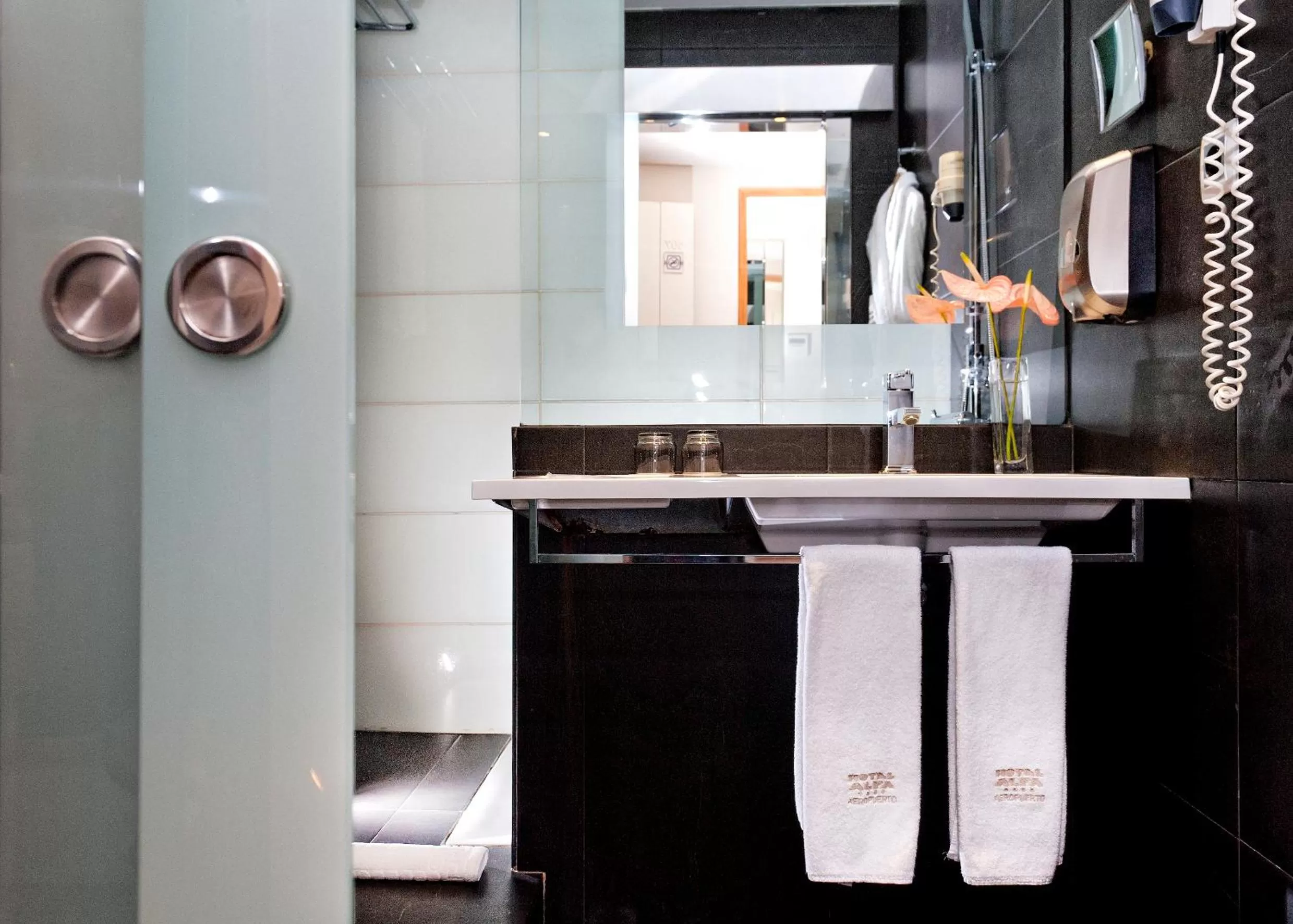 Bathroom in Best Western Plus Hotel Alfa Aeropuerto