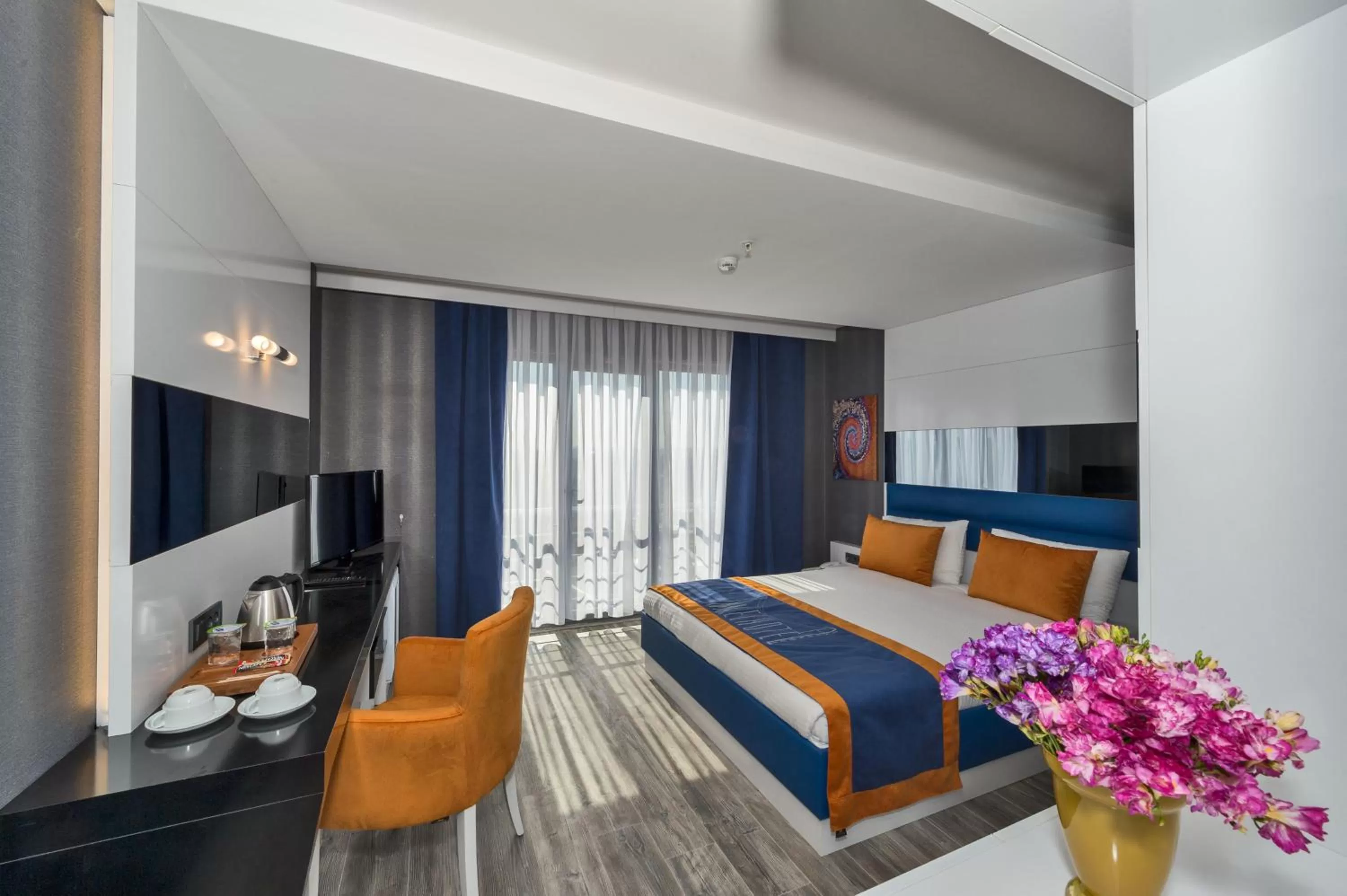 Photo of the whole room, Bed in Inntel Hotel Istanbul