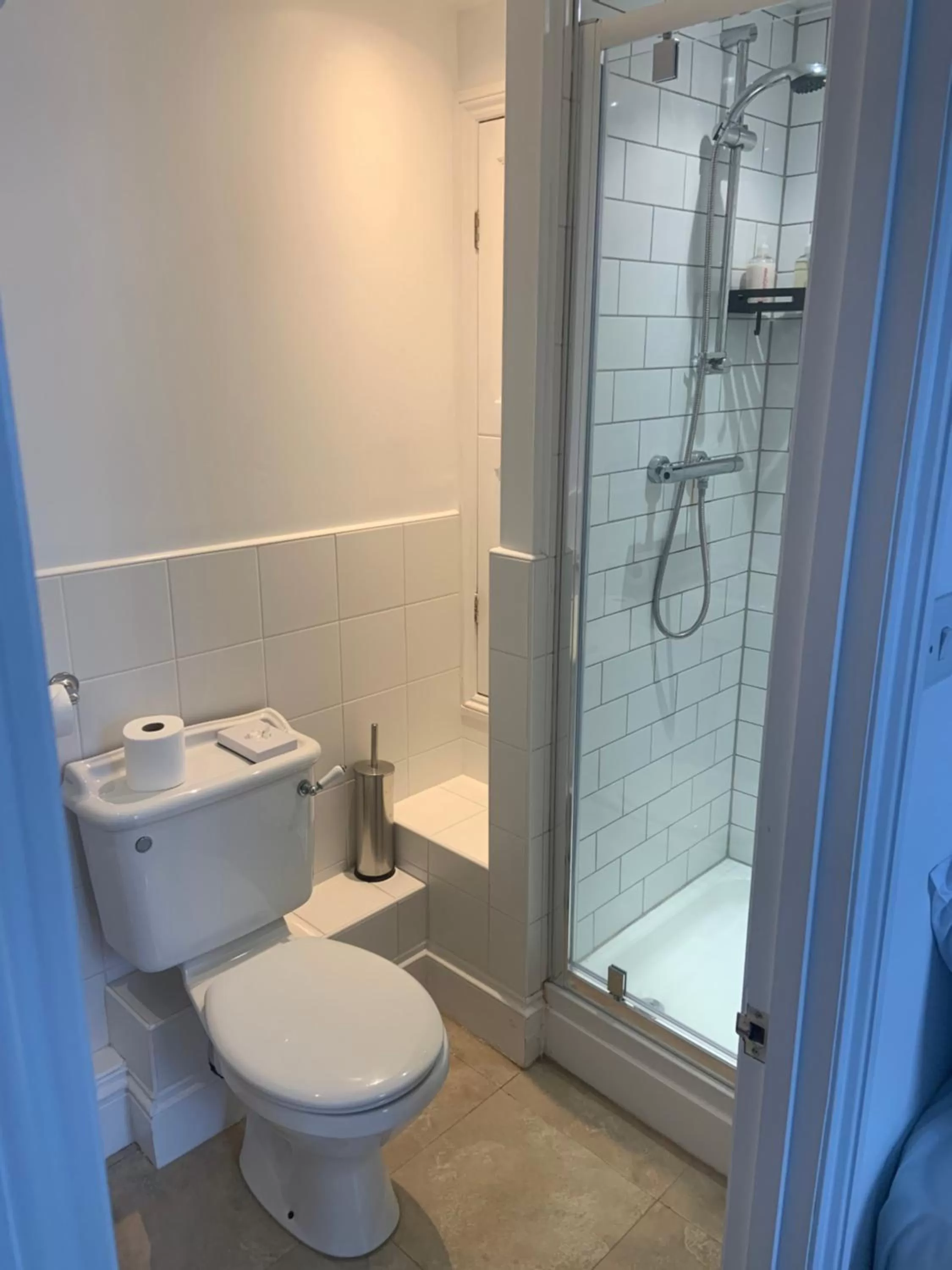 Bathroom in The Tavistock Inn