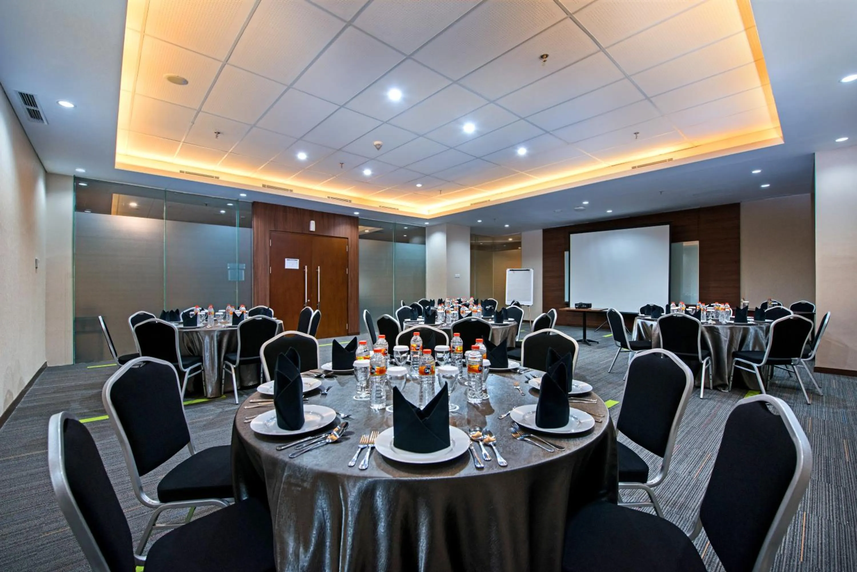 Banquet/Function facilities in Grand Whiz Poins Simatupang Jakarta