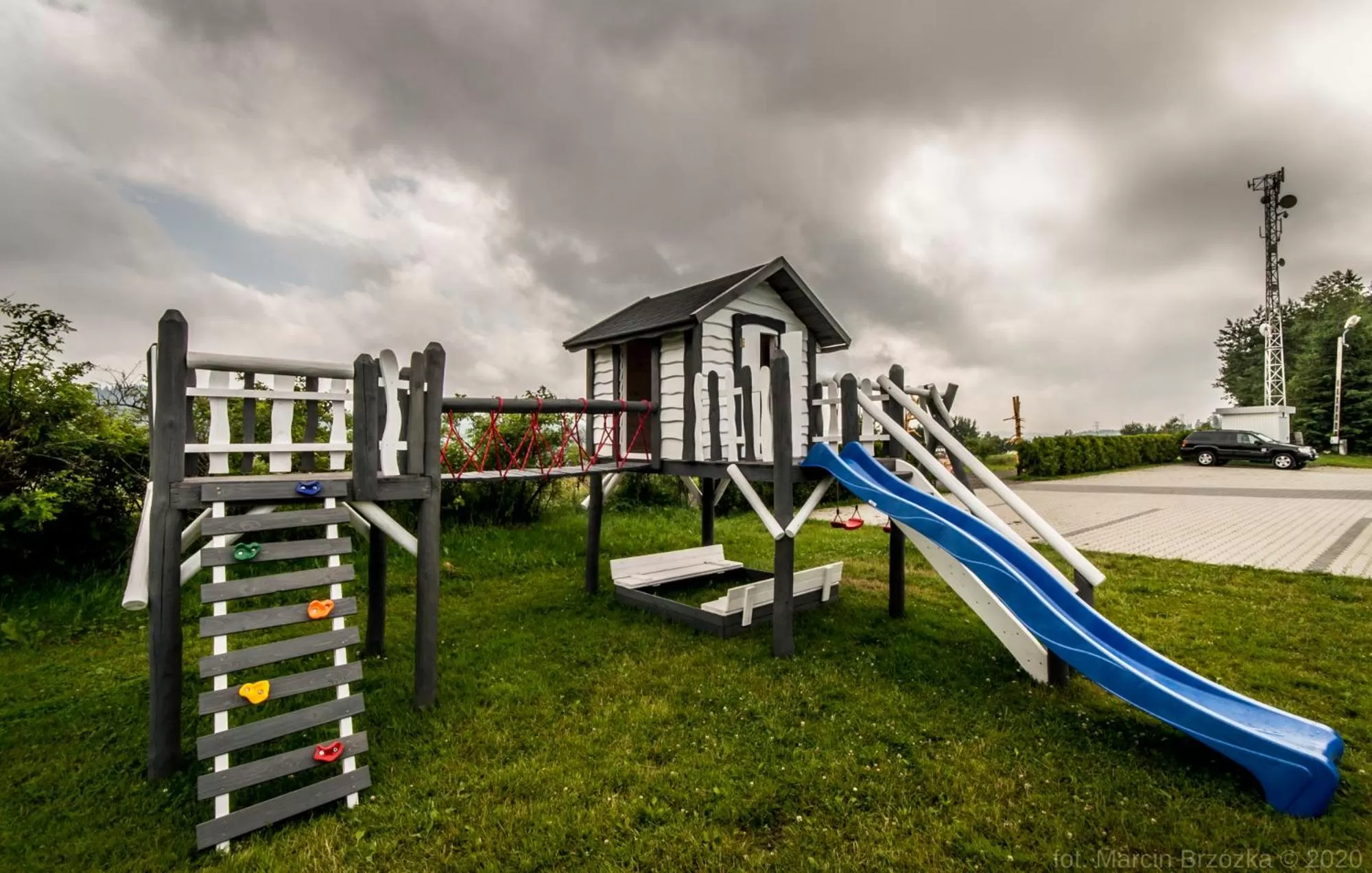Children play ground in Hotel Kompleks Beskid z basenem i stokiem narciarskim - blisko Babiej Góry