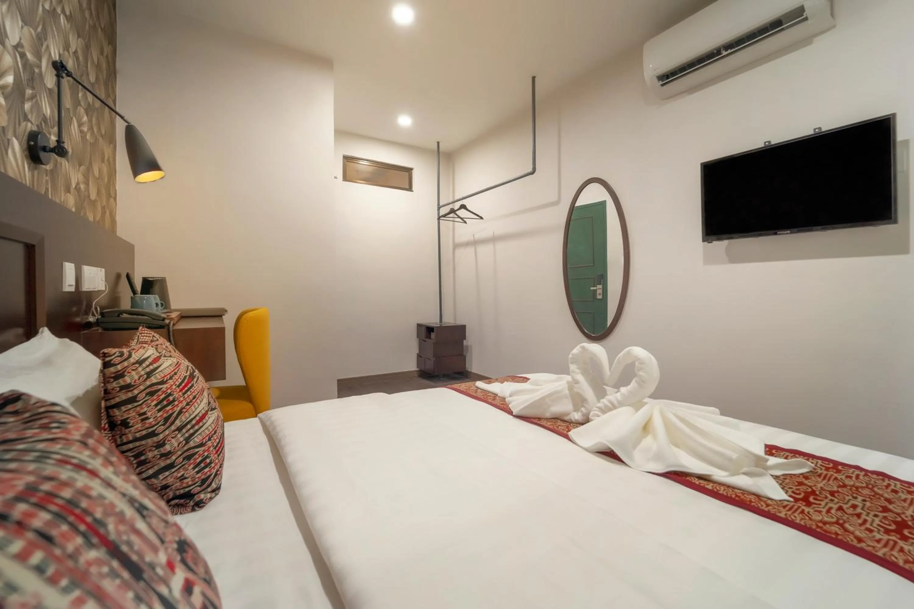 Photo of the whole room, Bed in East Riverine Boutique Hotel