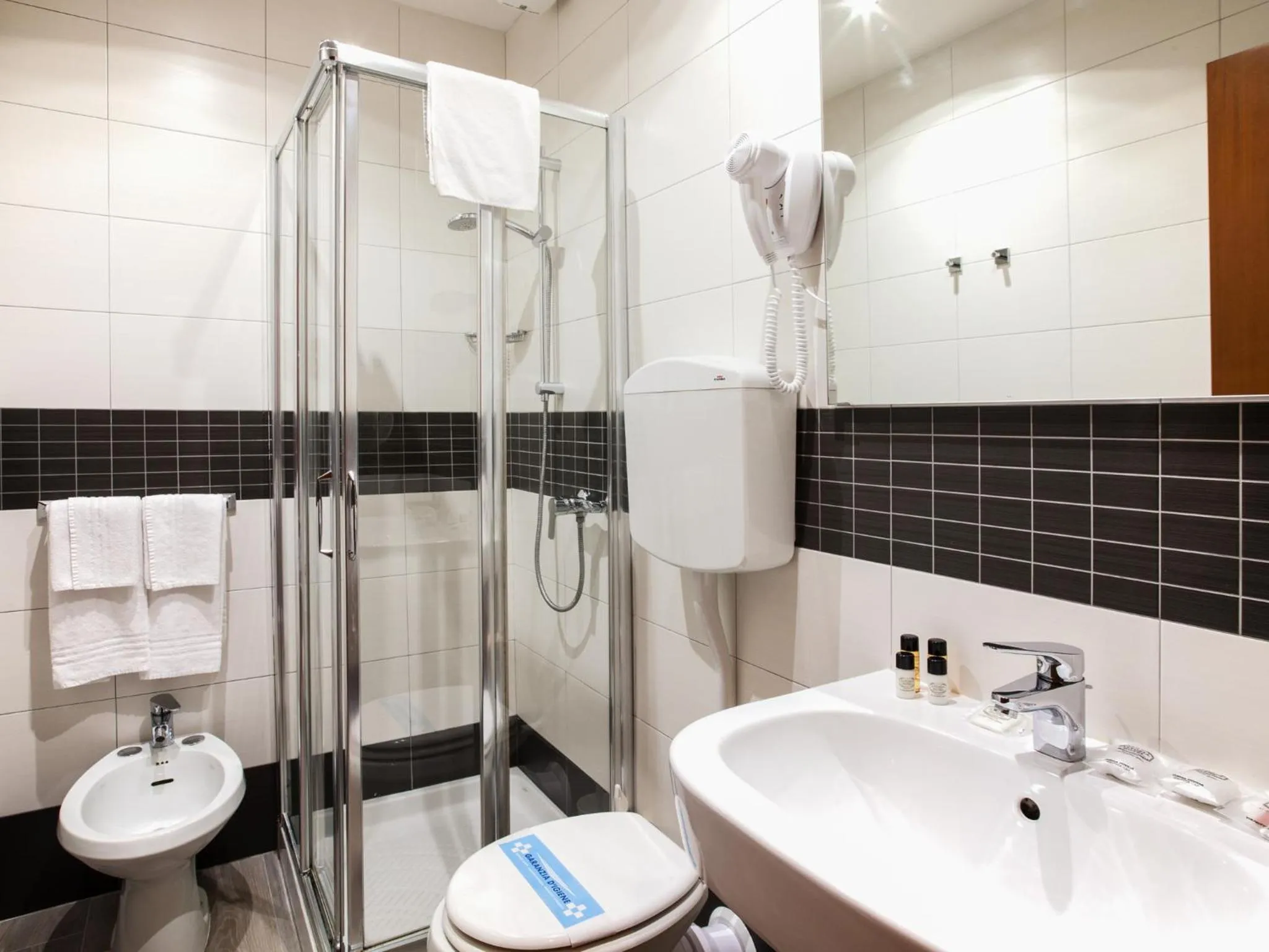 Bathroom in Hotel Astoria