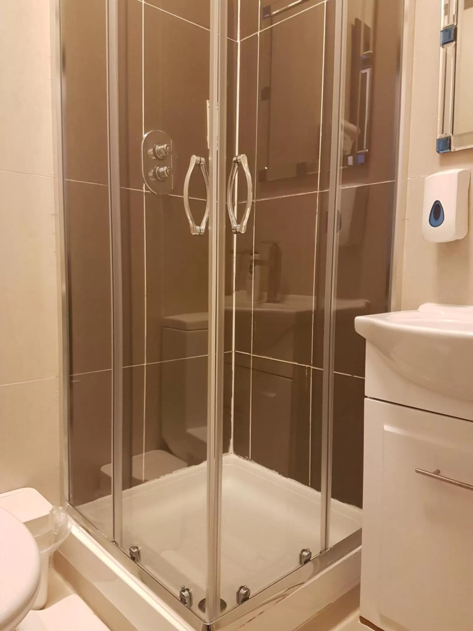 Bathroom in The Royale Chulan Hyde Park Hotel