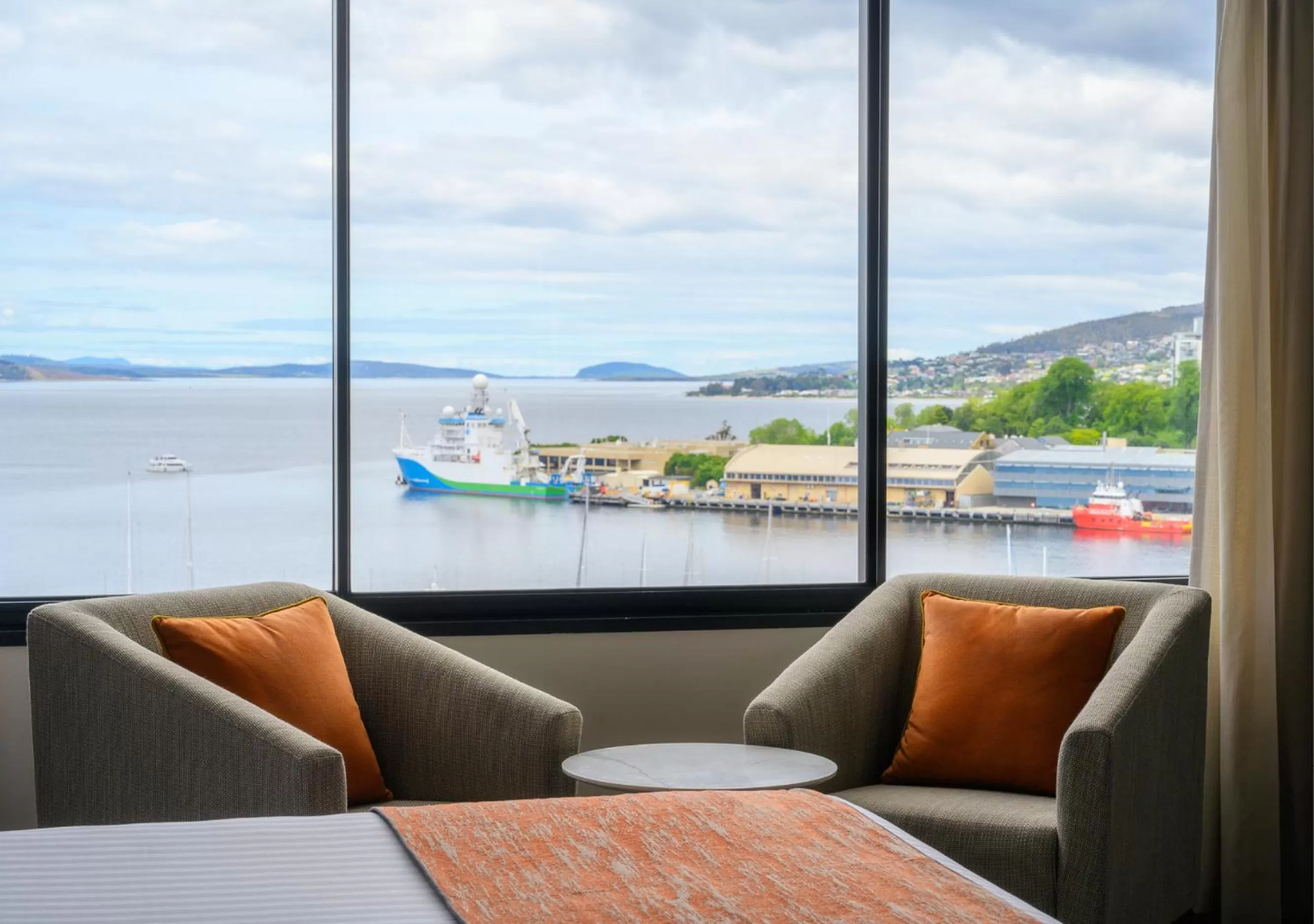 Sea view in Hotel Grand Chancellor Hobart