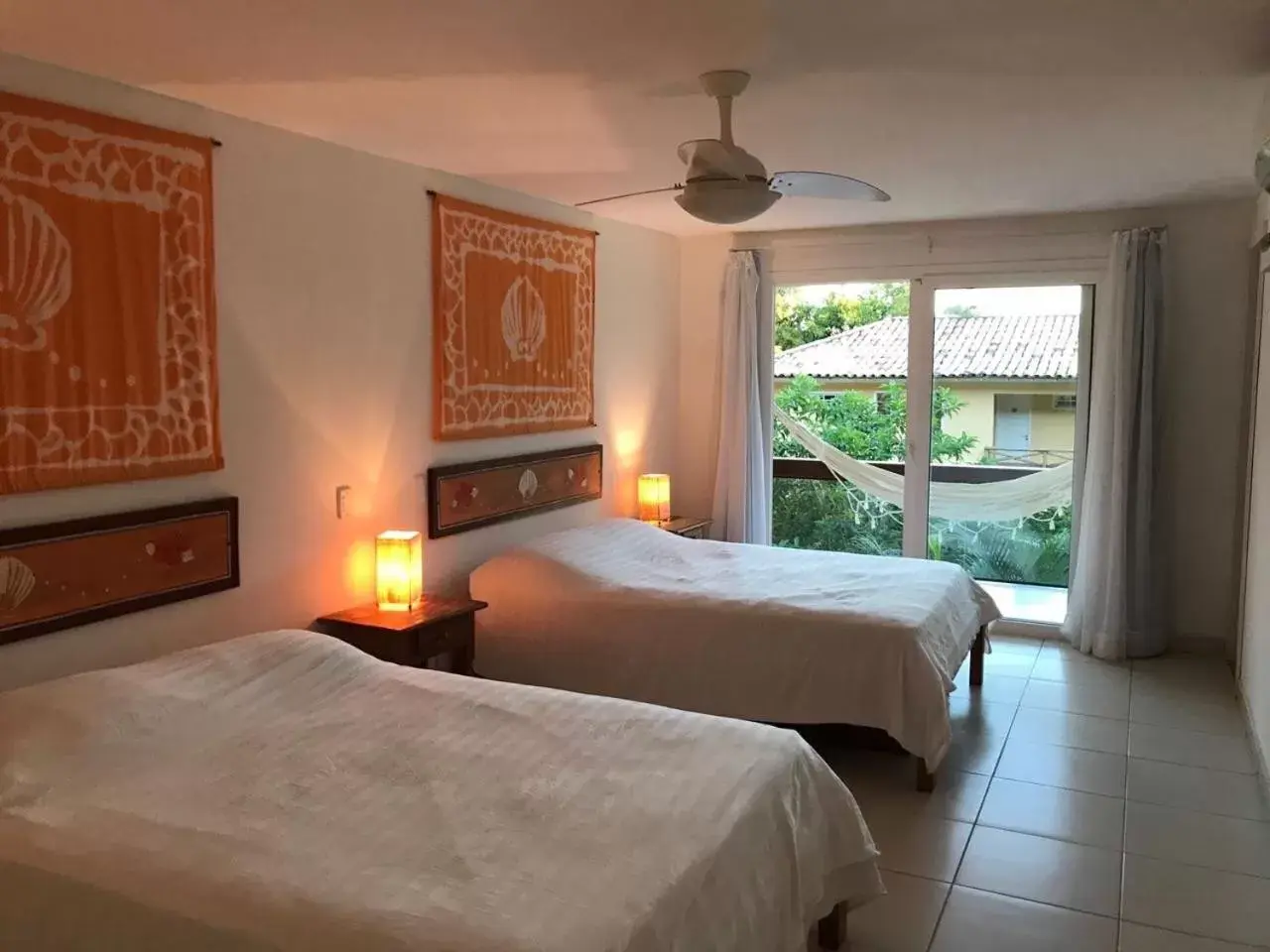 Large Double or Twin Room in Praia da Ferradurinha Guest House Large Double or Twin Room in Praia da Ferradurinha Guest House