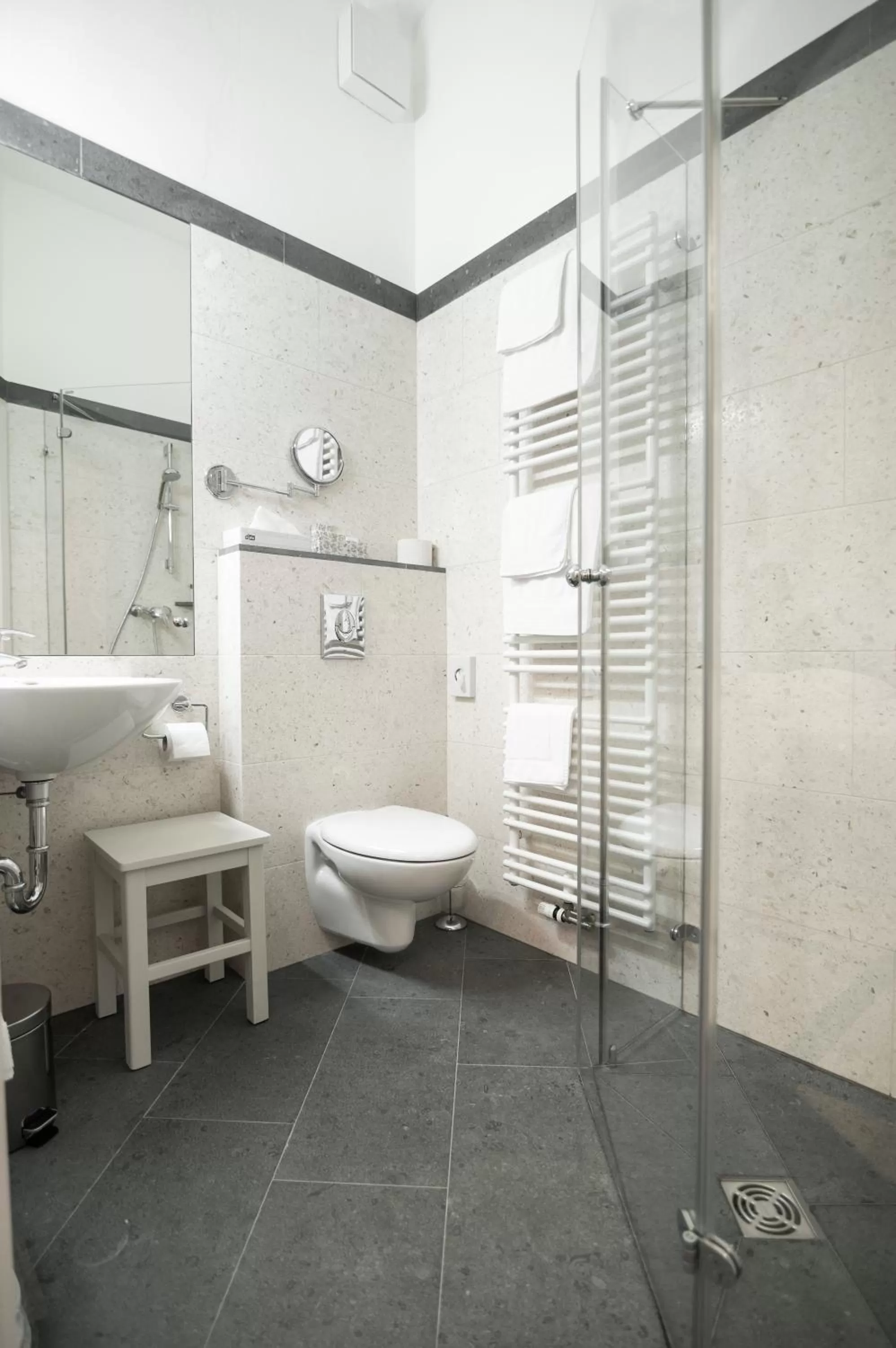 Shower, Bathroom in Grad Strmol