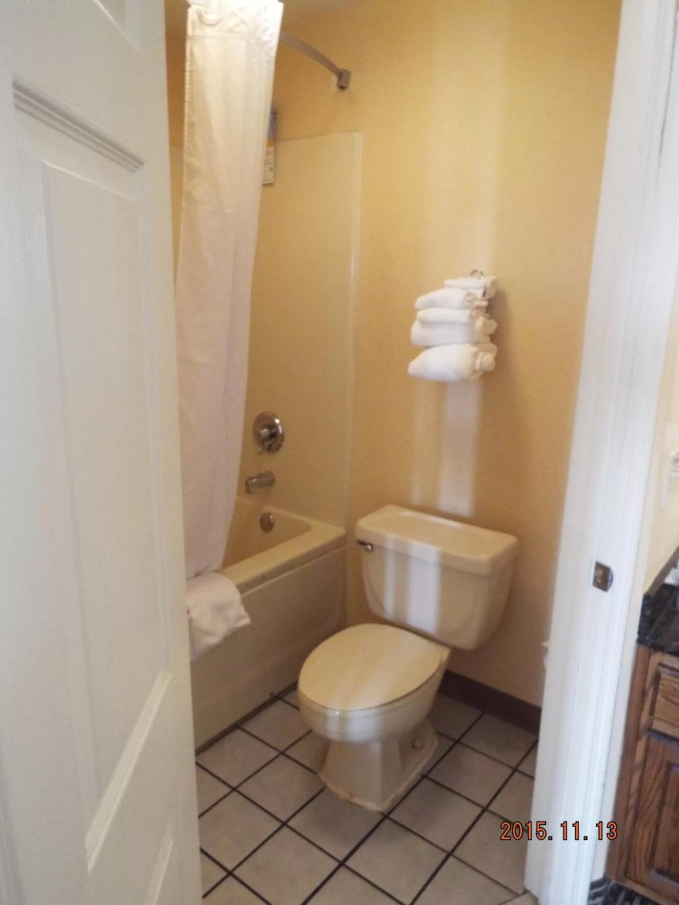 King Studio Suite - Non-Smoking in Days Inn by Wyndham Dahlonega University Area