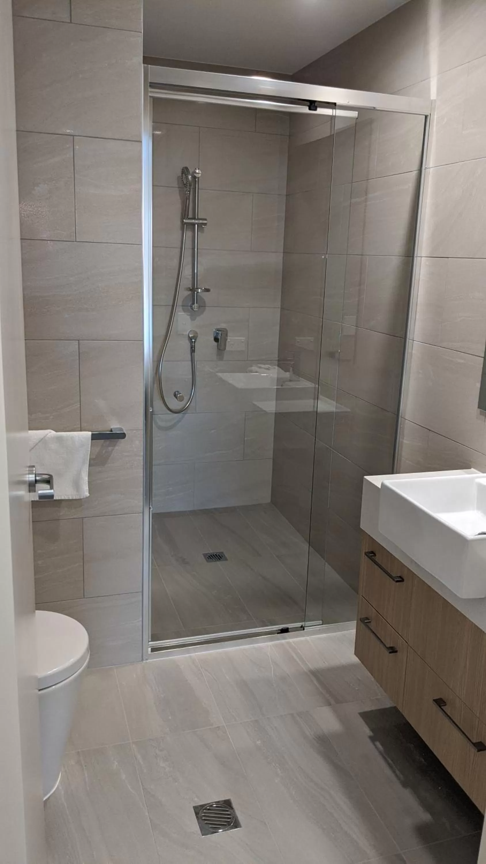 The Windsor, Hotel Rooms & Apartments