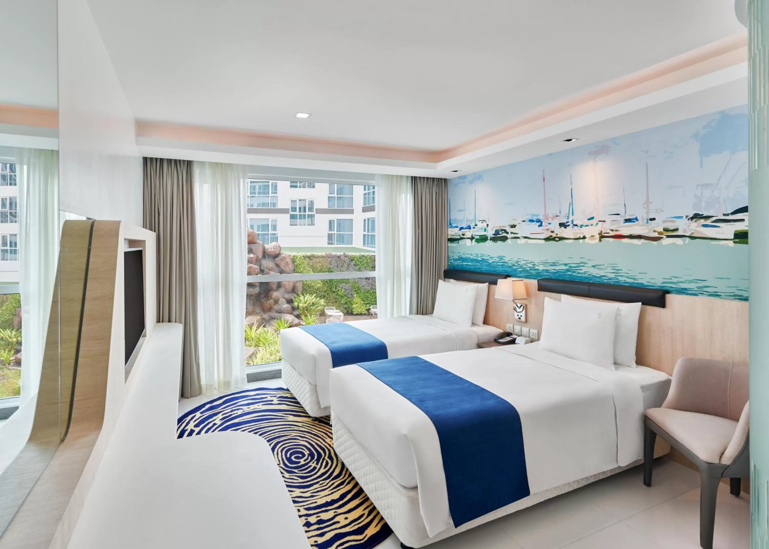 Bed in Holiday Inn Express Pattaya Central by IHG