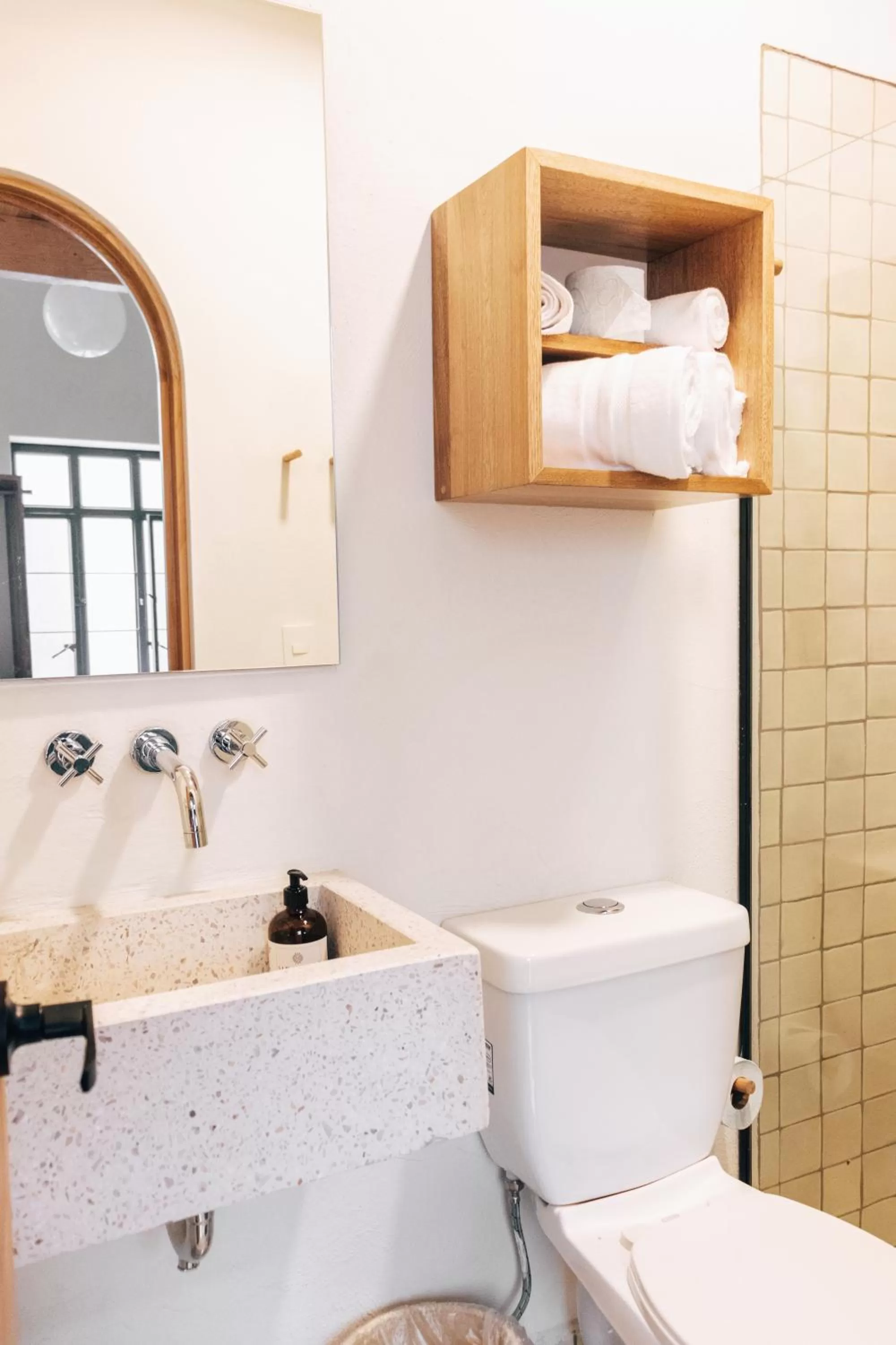 Bathroom in Casa Kali by Barrio México