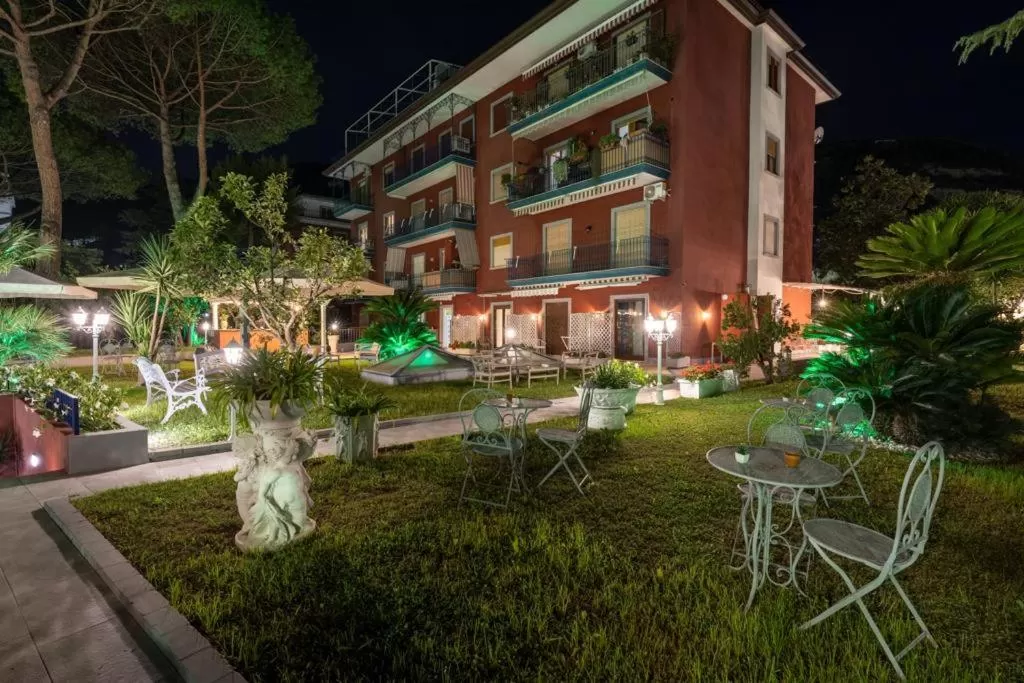 Night in Giardino Archeologico