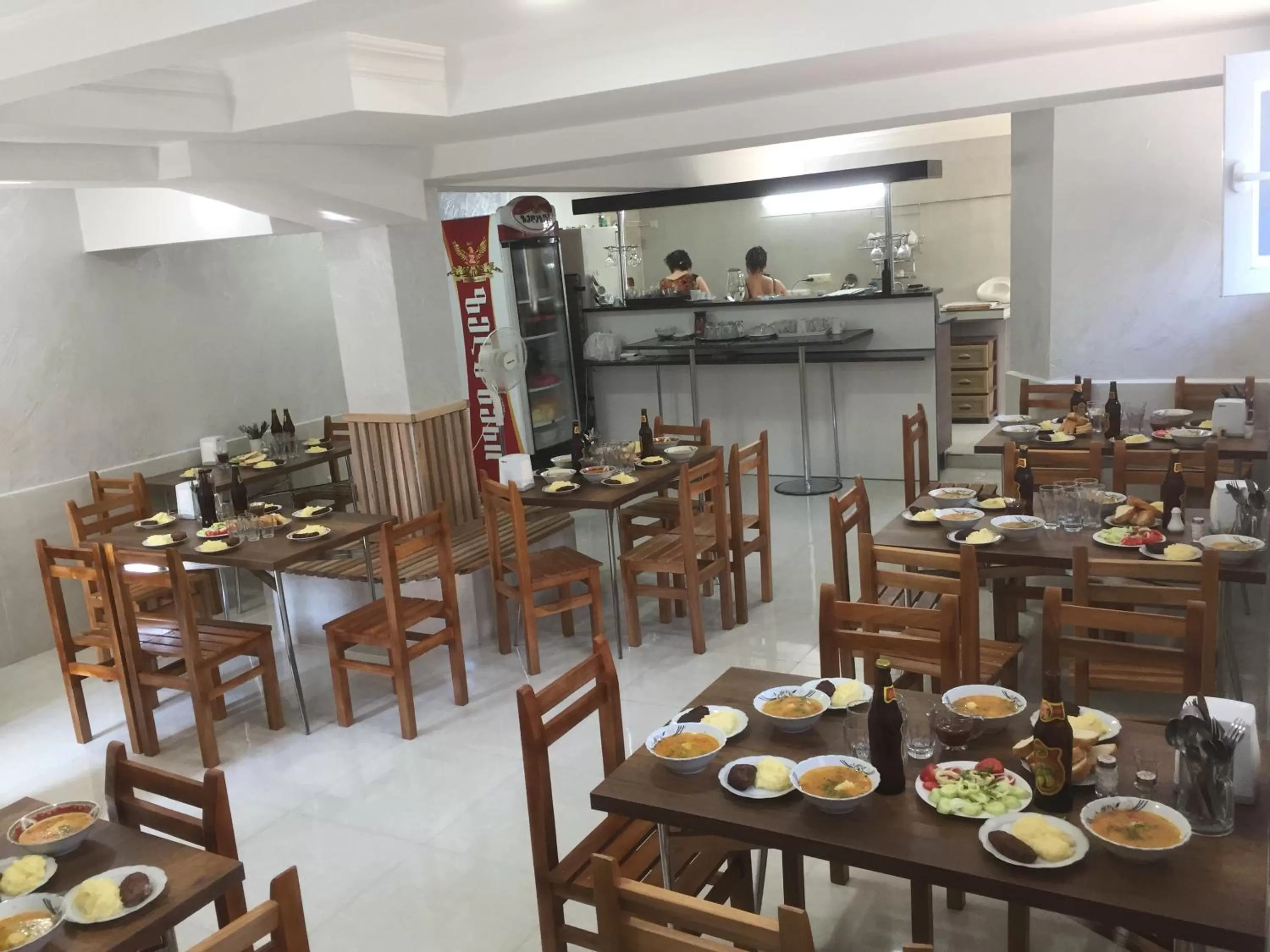 Restaurant/places to eat in Hotel Estonia Two