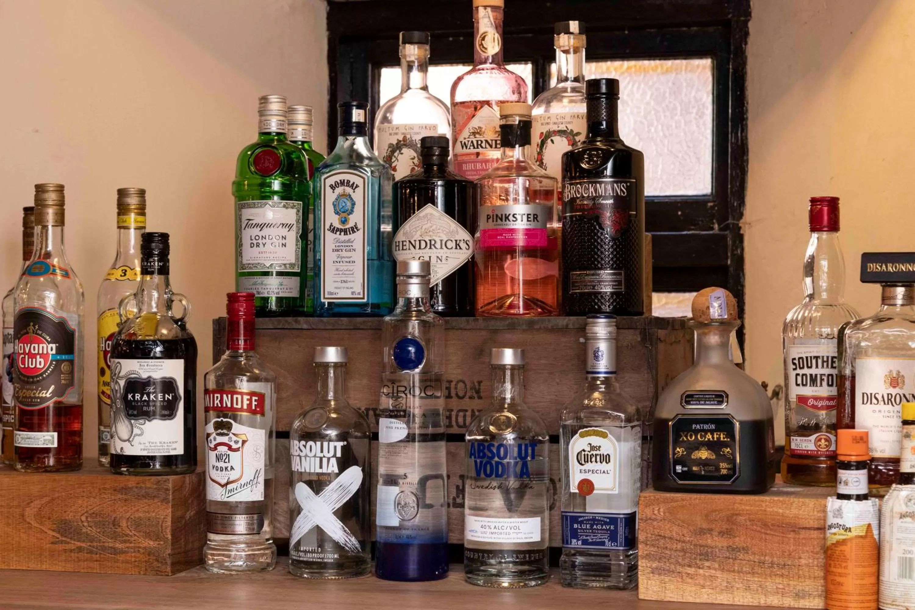 Restaurant/places to eat in Wisteria Hotel