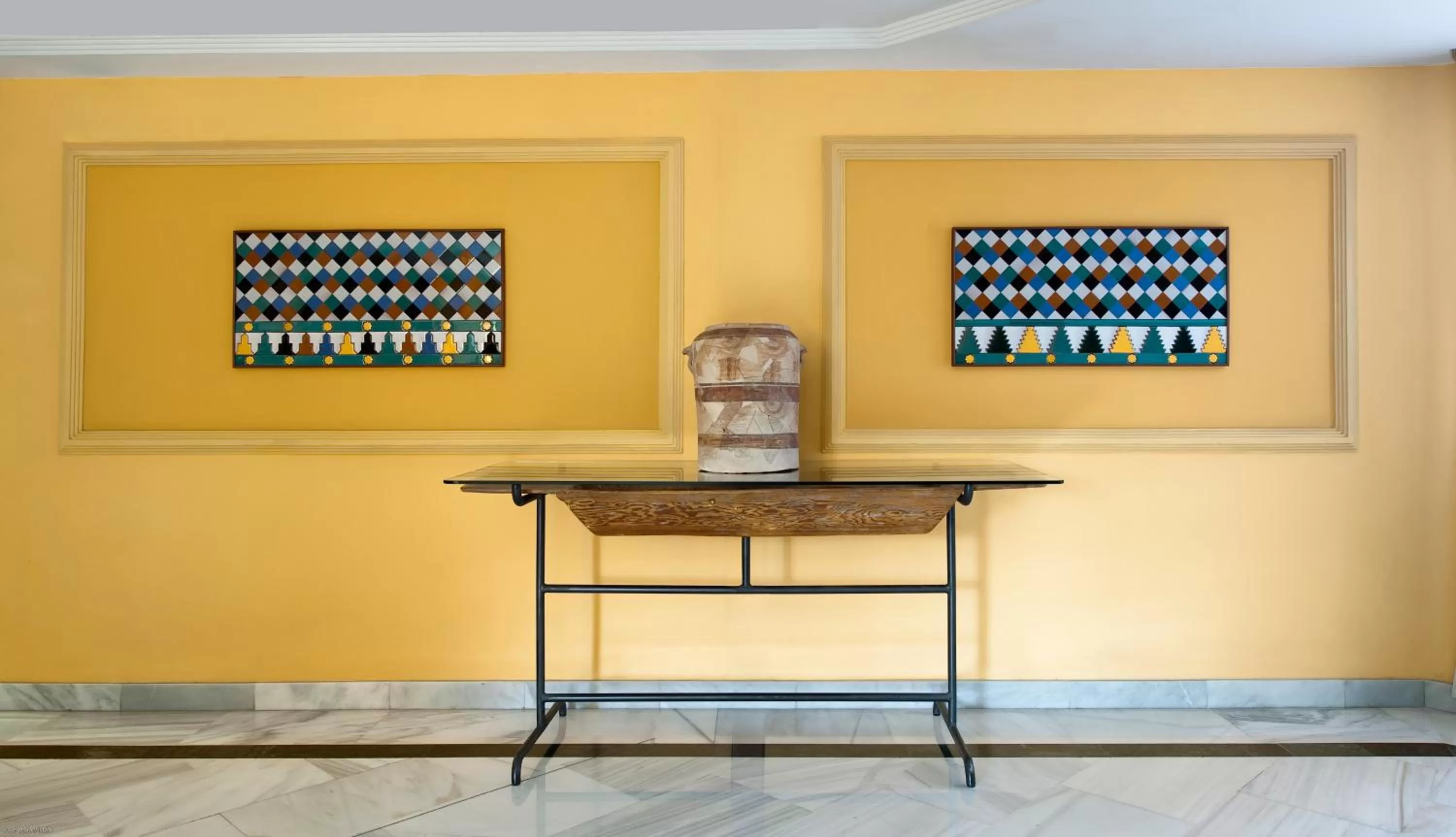 Decorative detail in Porcel Alixares