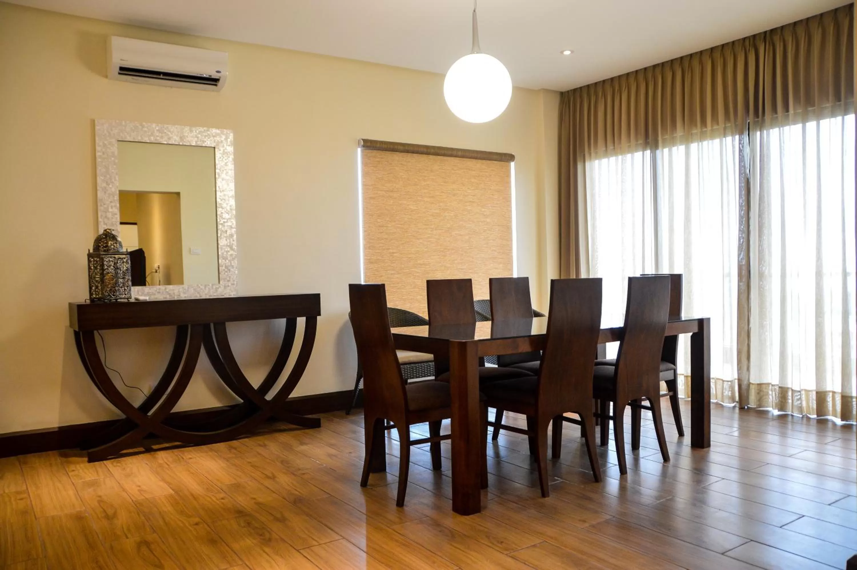 Dining area in Hotel Monticello Tagaytay