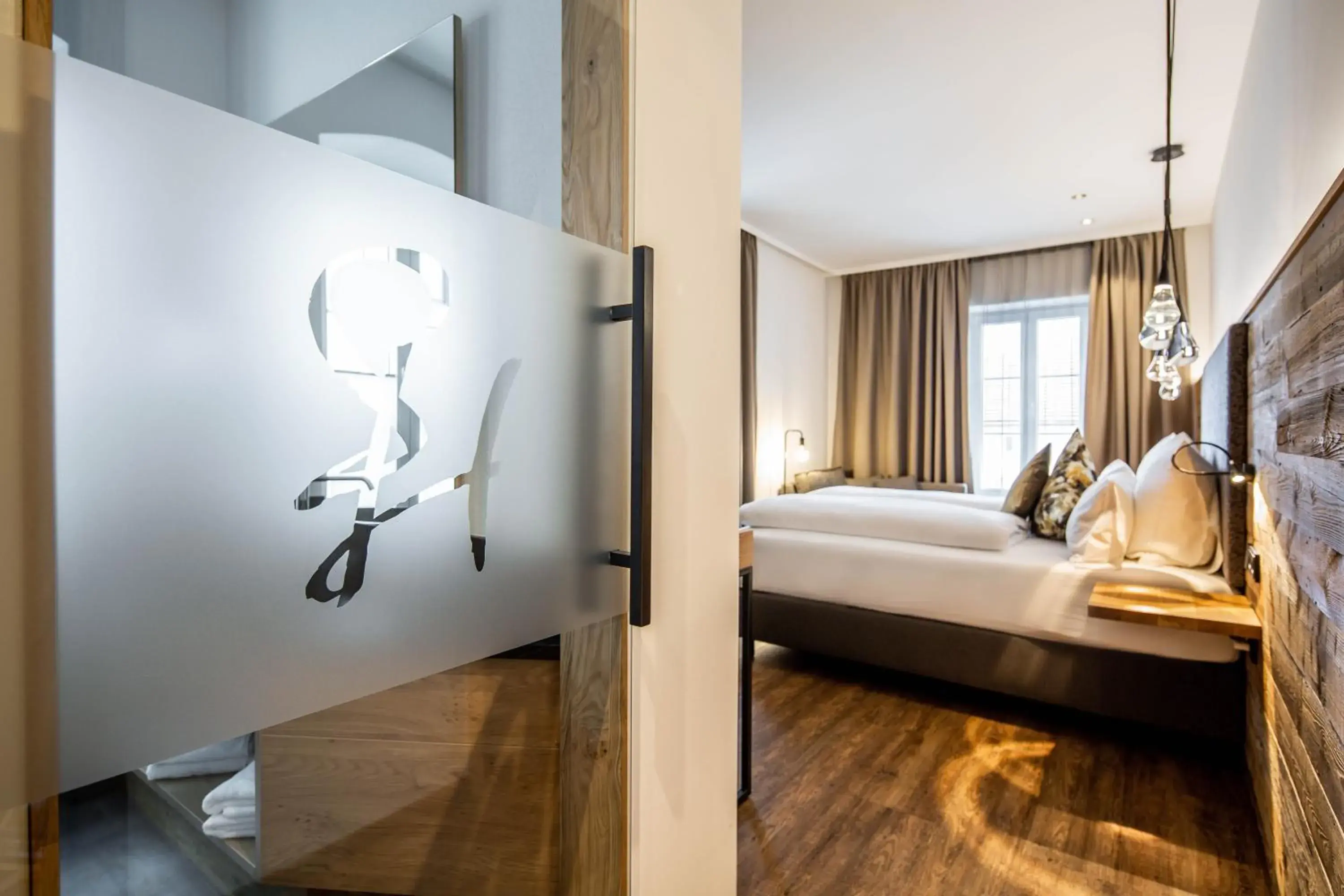 Small Double Room - single occupancy in Hotel Zum Stemplinger Hansl Small Double Room - single occupancy in Hotel Zum Stemplinger Hansl