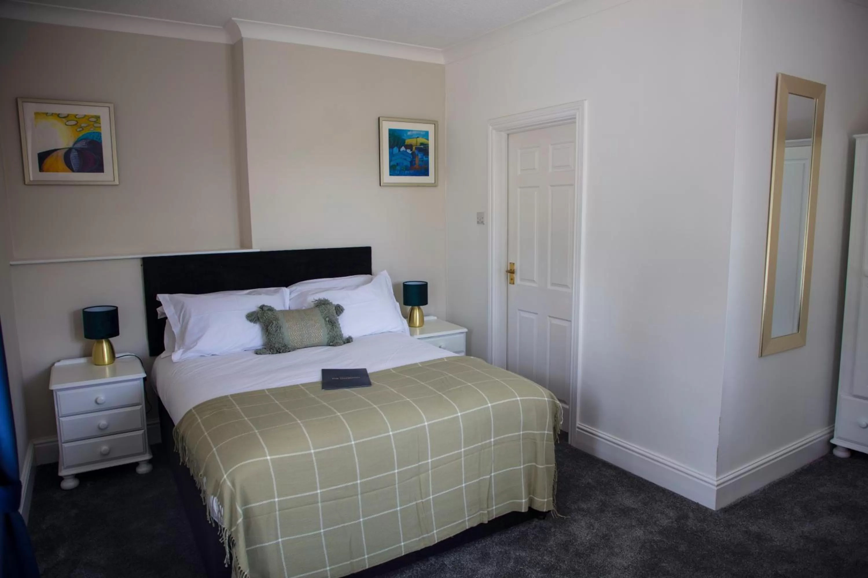 Bedroom, Bed in The Charlton Boutique Hotel