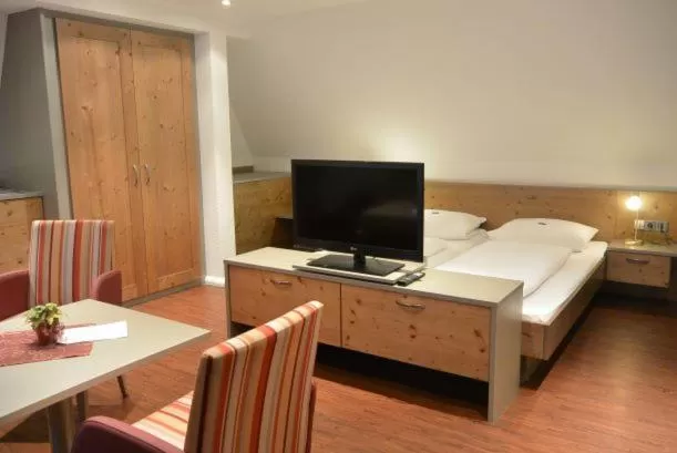 Bed in Hotel Zum Löwen - Unteres Wirtshaus