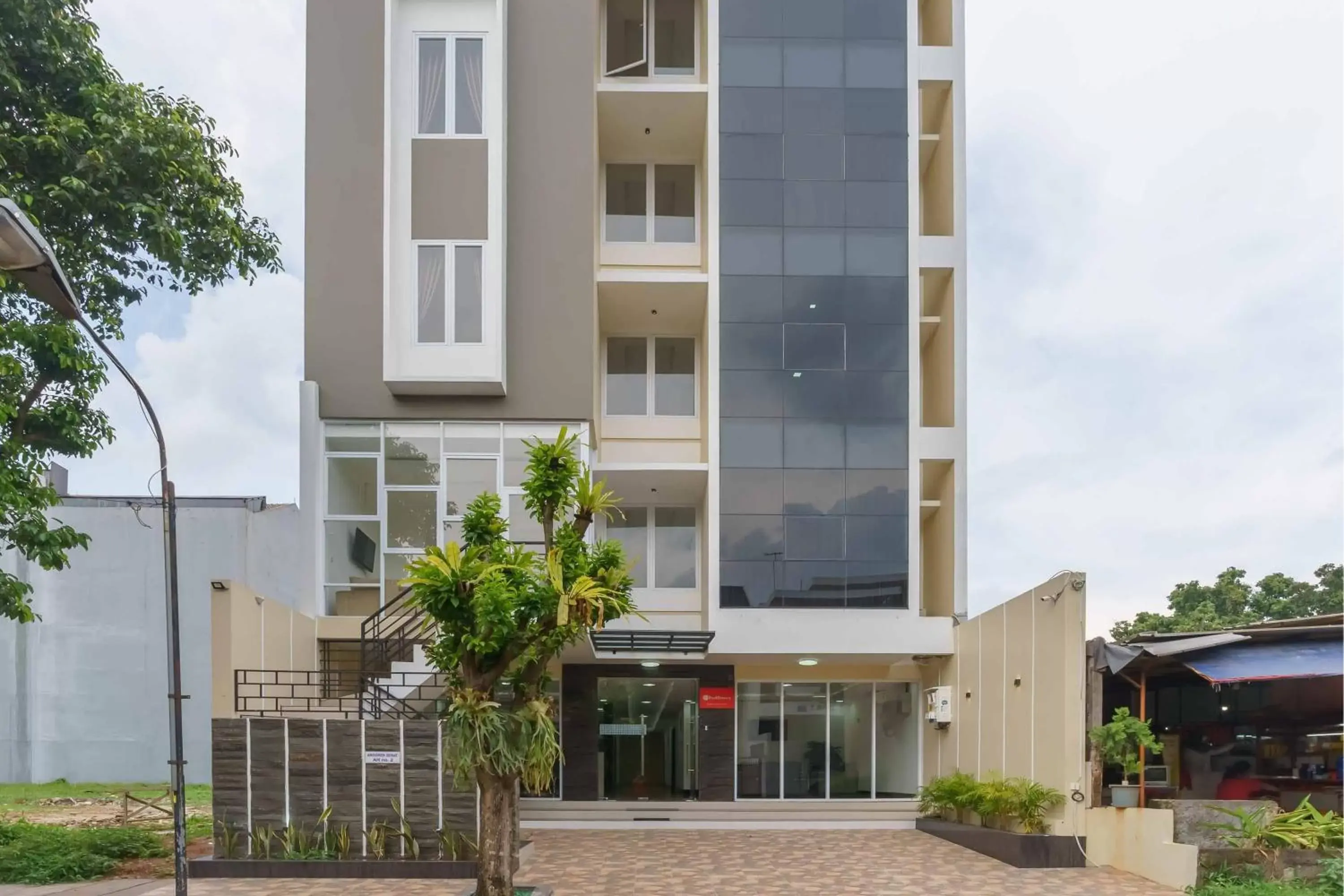 RedDoorz Plus near Eka Hospital BSD 5 RedDoorz Plus near Eka Hospital BSD 5