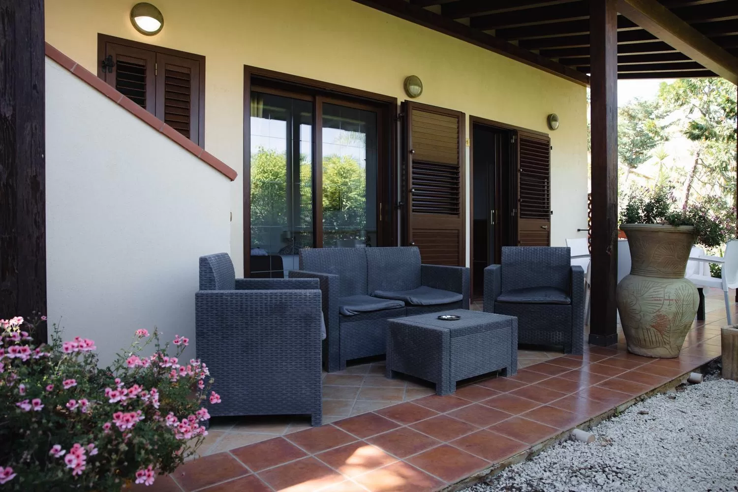 Patio in Hotel Costazzurra Museum & Spa