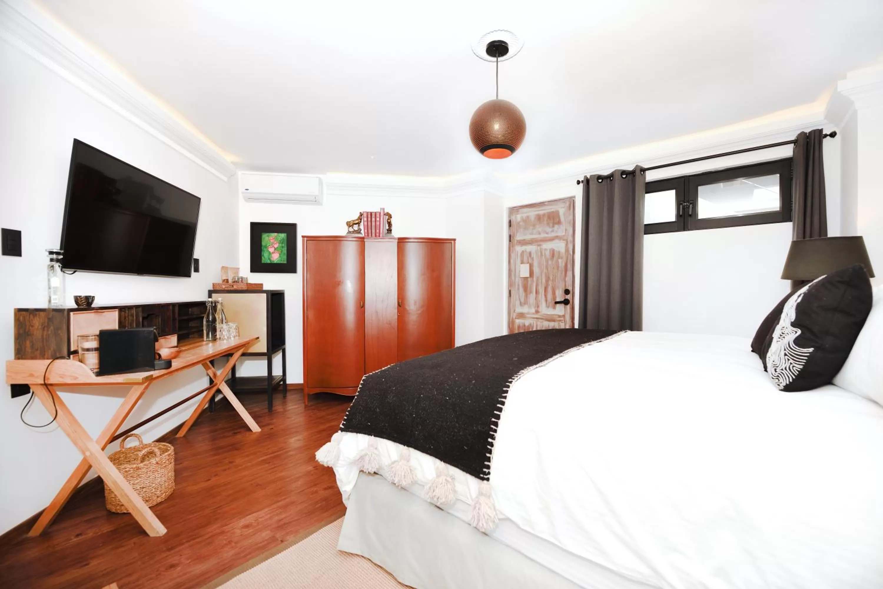 Bed in Orchid House Mexico City