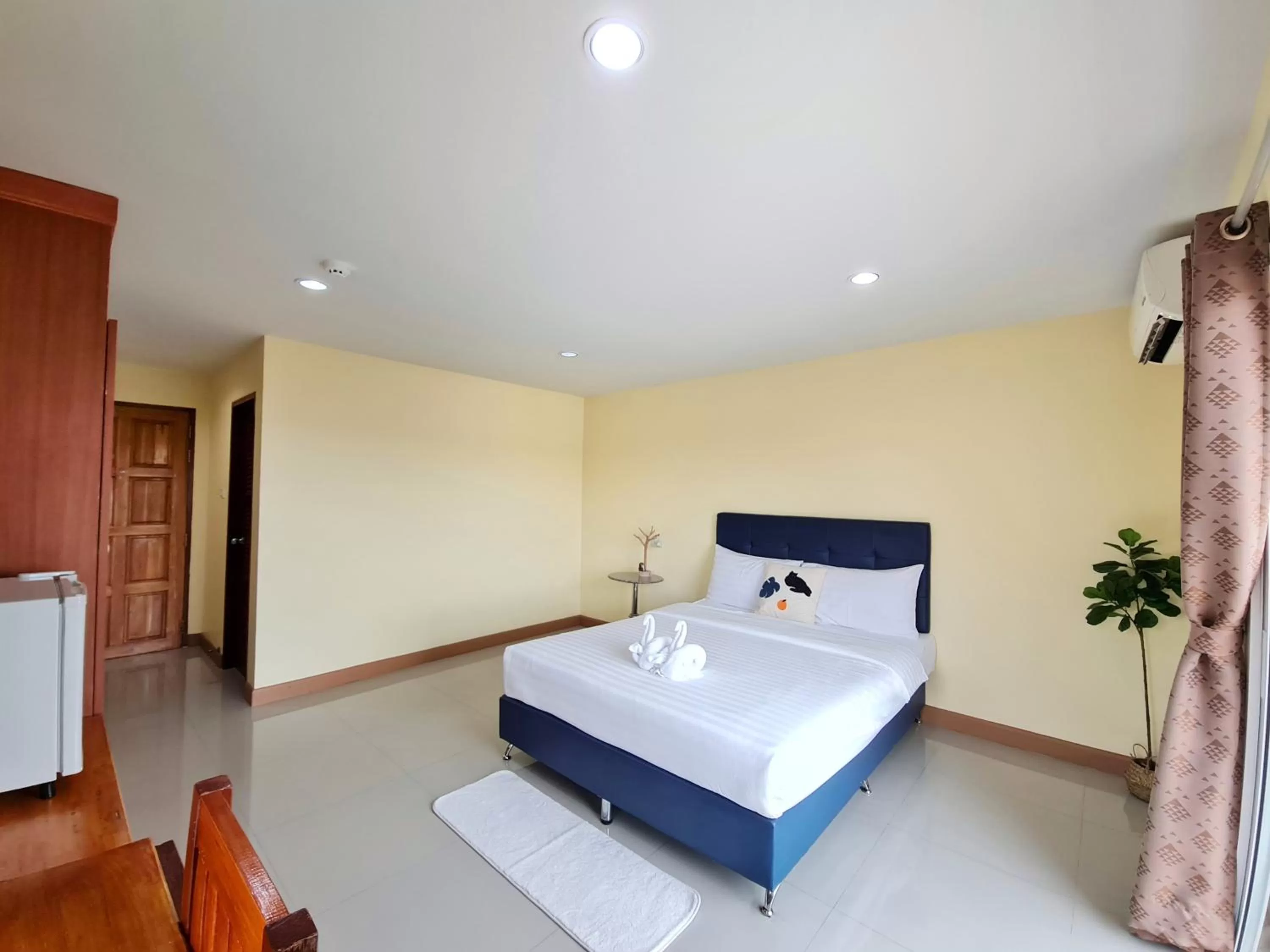 Bedroom, Bed in Jaroonsak Grand