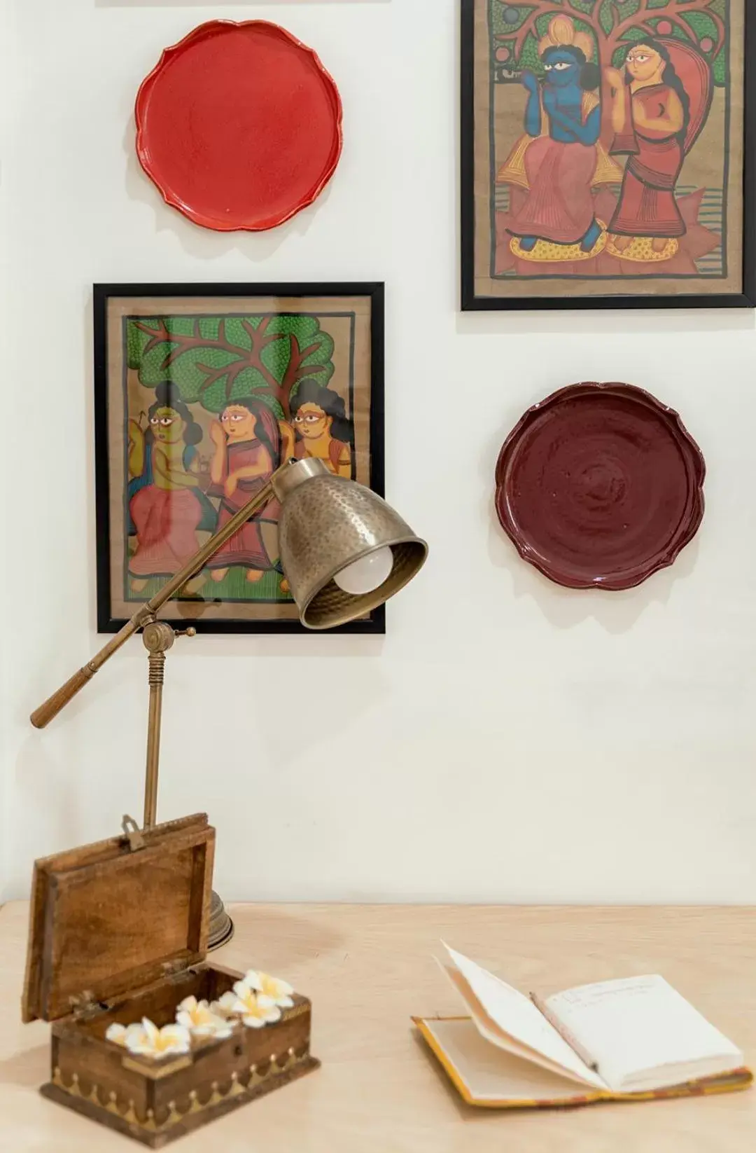 Deluxe Double Room in The Art Ghar Deluxe Double Room in The Art Ghar