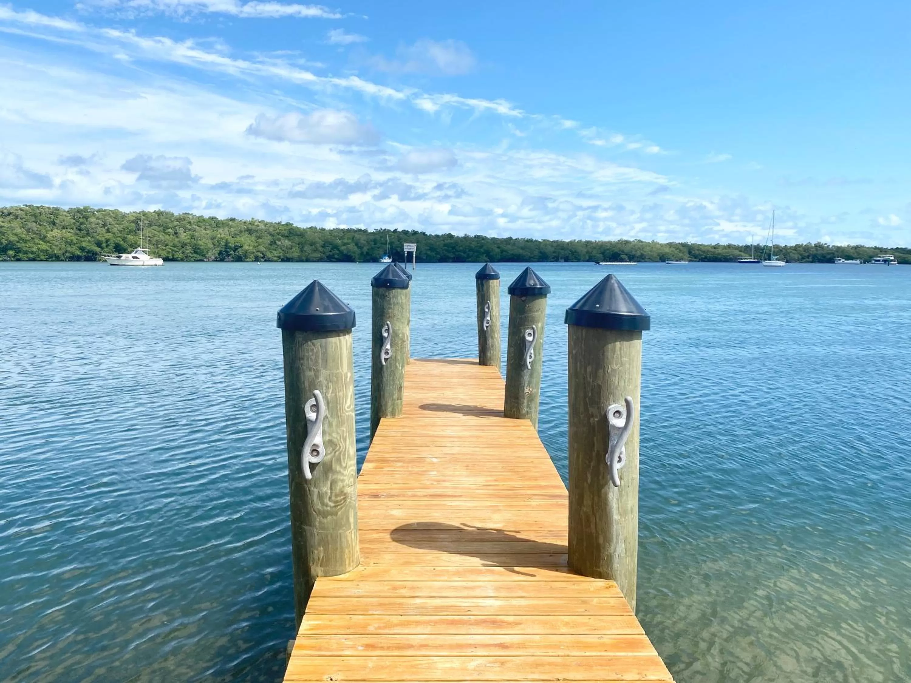 Day in Gilbert's Resort & Marina