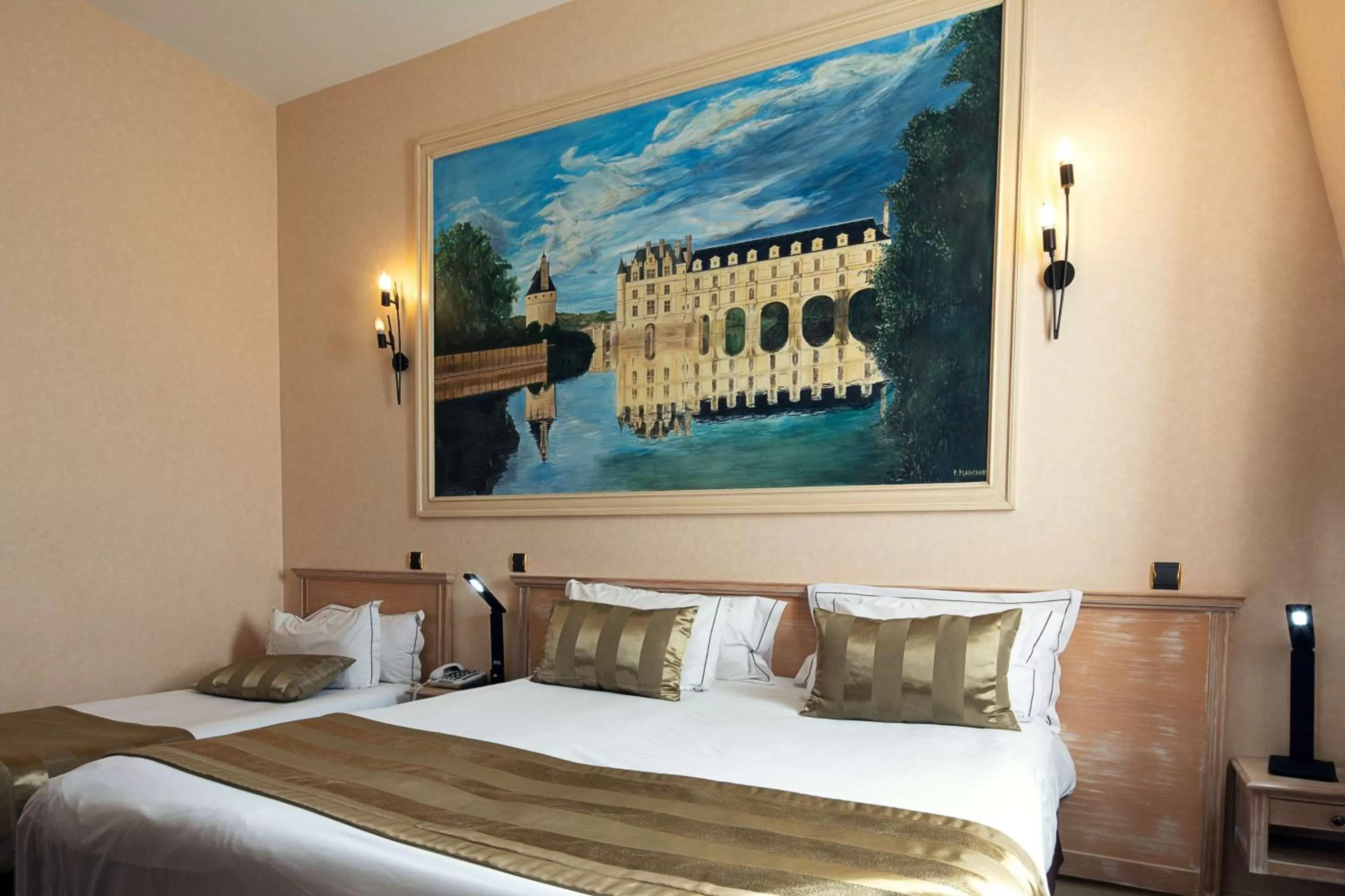 Photo of the whole room, Bed in Best Western Central Hotel