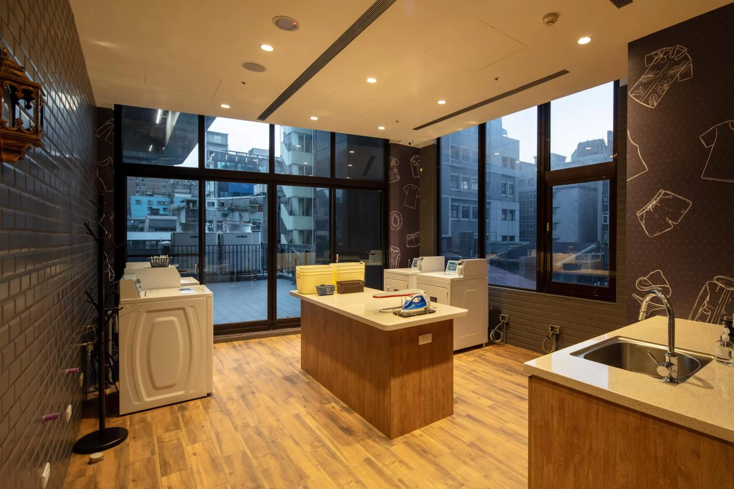 washing machine in Roaders Plus Hotel - Taipei Station