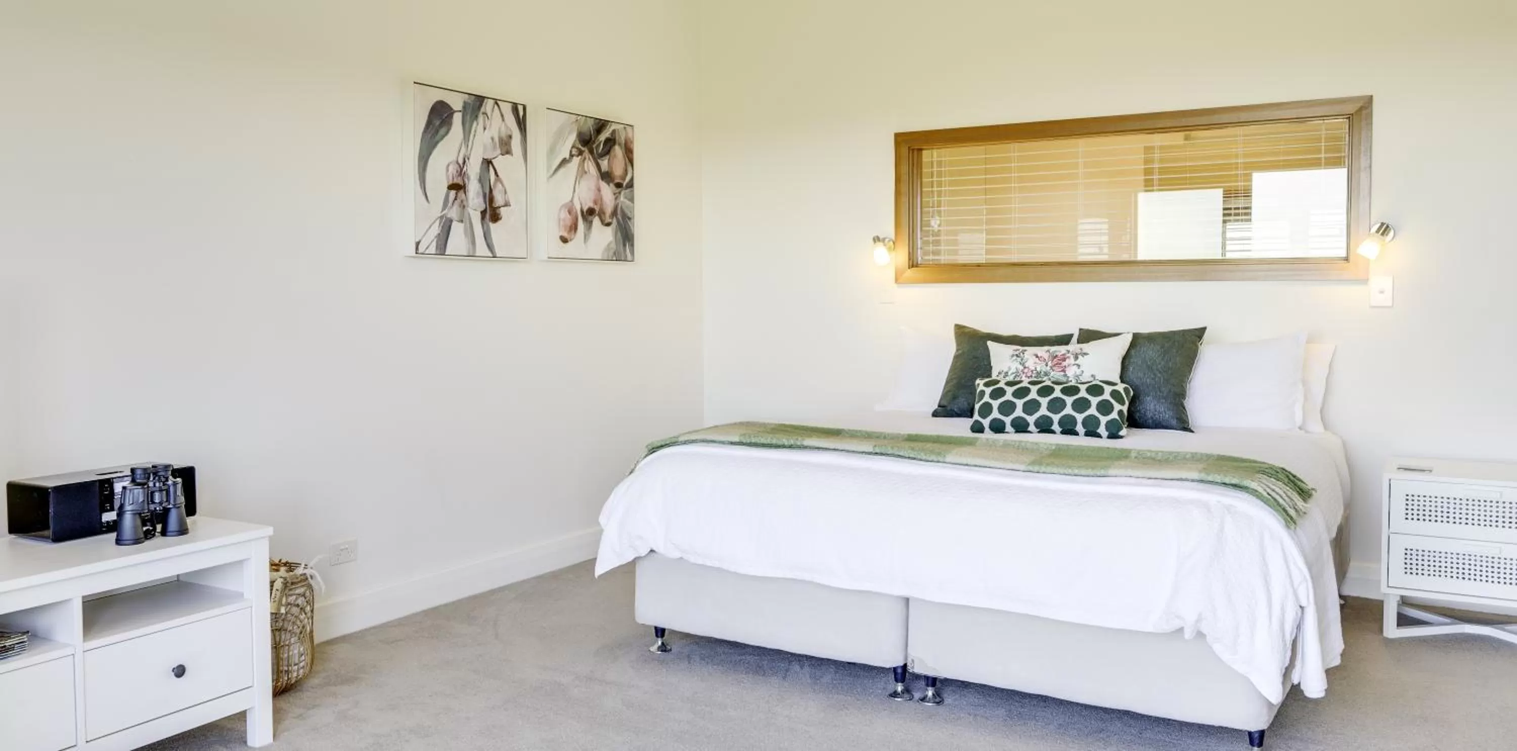 Bedroom, Bed in Seascape Retreat