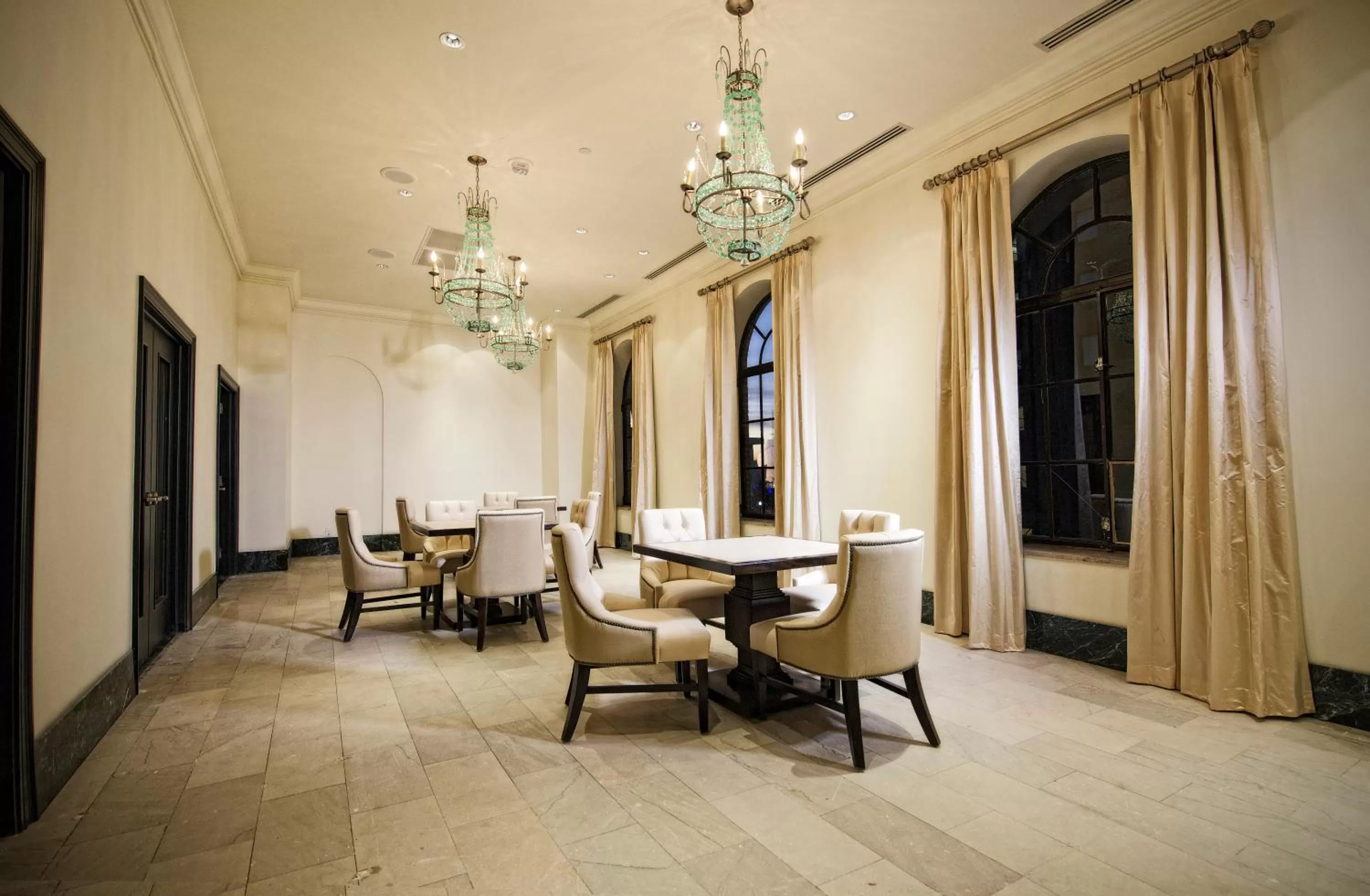 Restaurant/places to eat in The Mayo Hotel