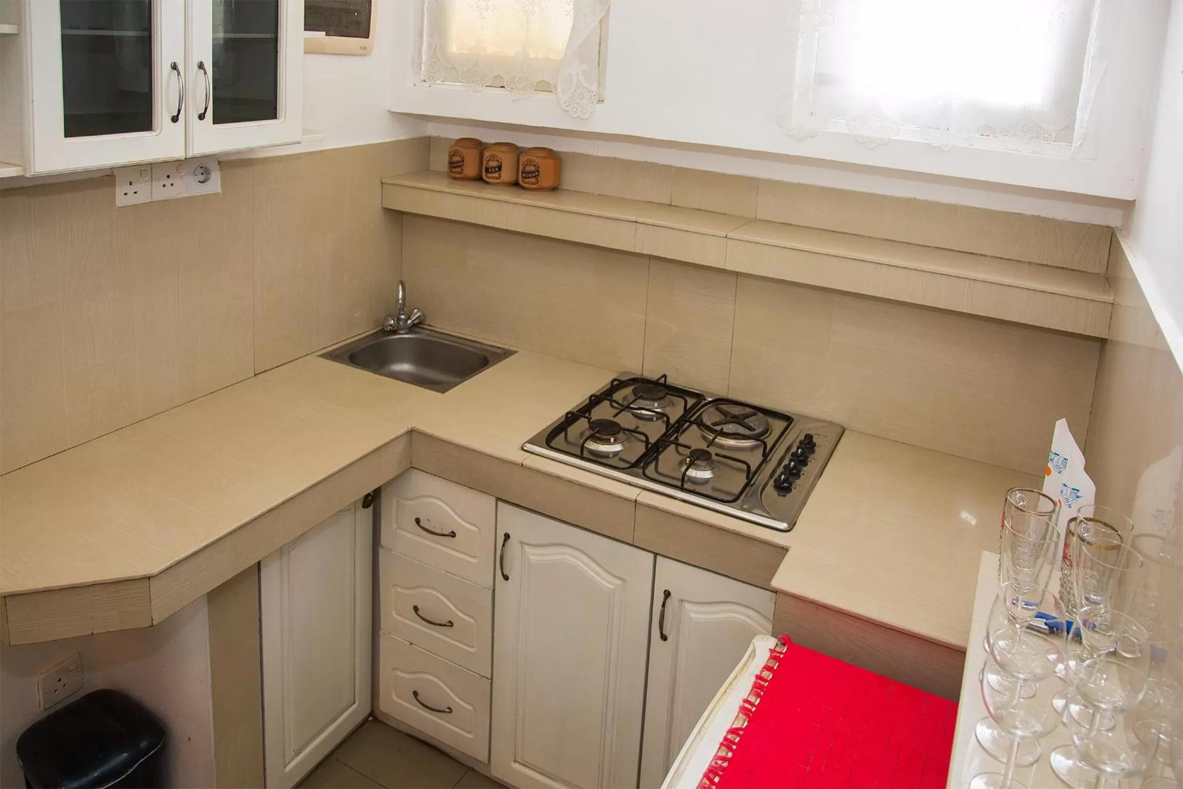 Kitchen or kitchenette, Kitchen/Kitchenette in Suriya Arana