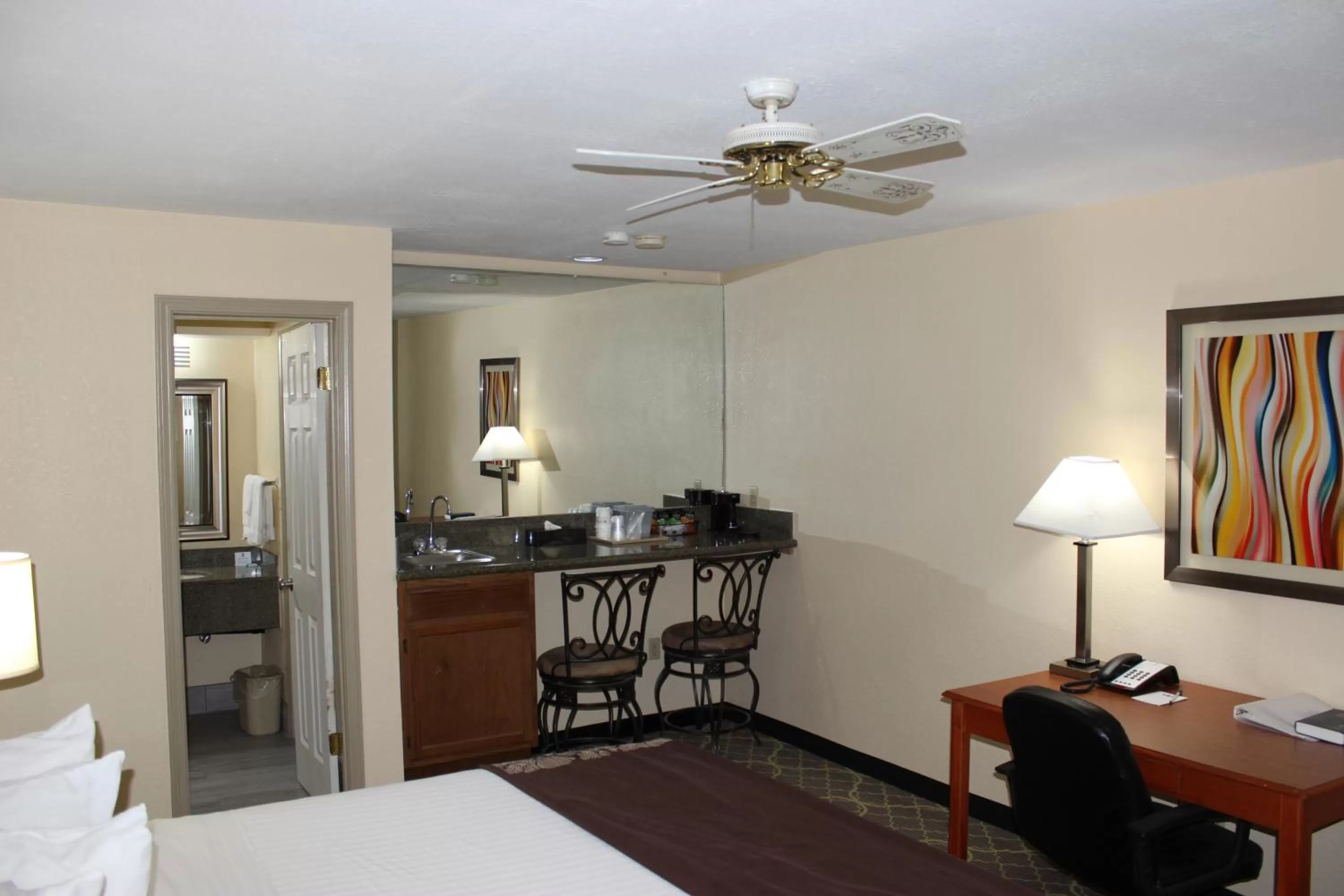 Bedroom in Best Western Jacksonville near Little Rock Air Force Base