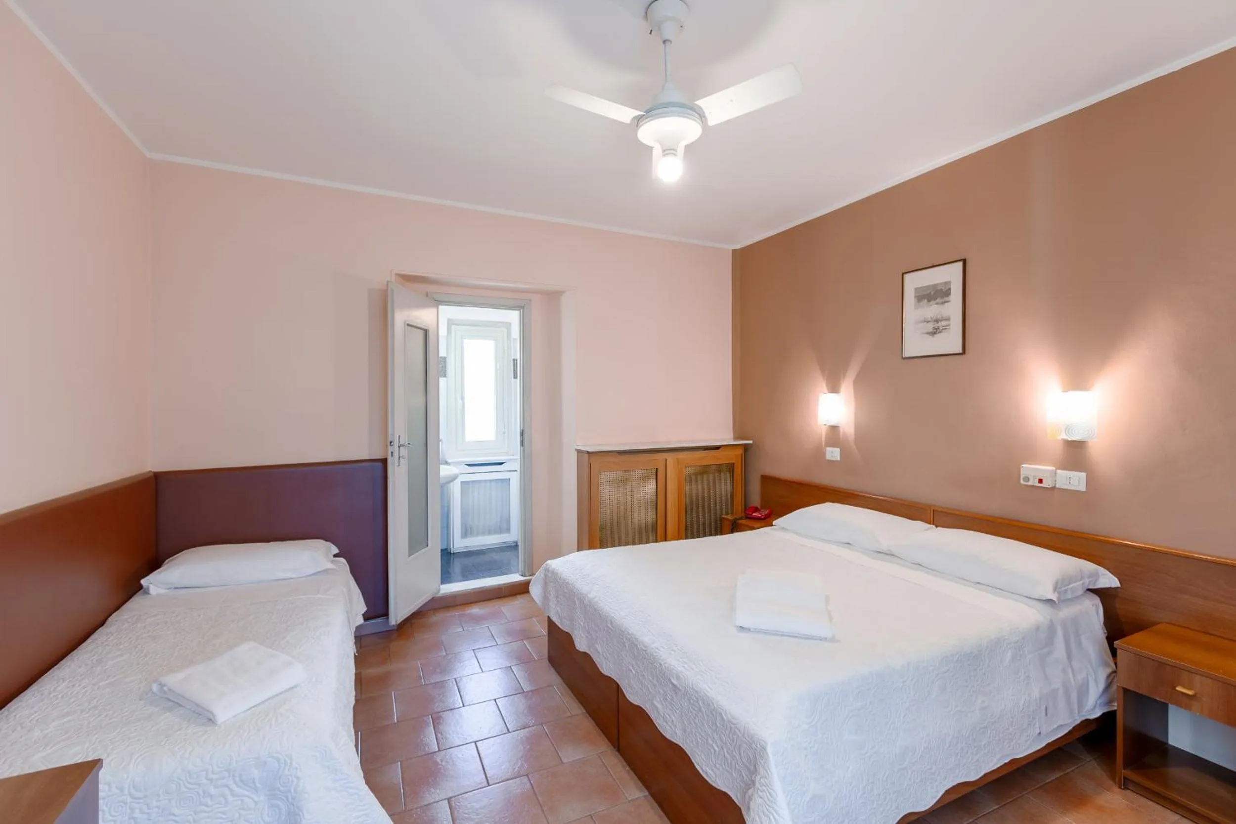 Photo of the whole room, Bed in Hotel Castello