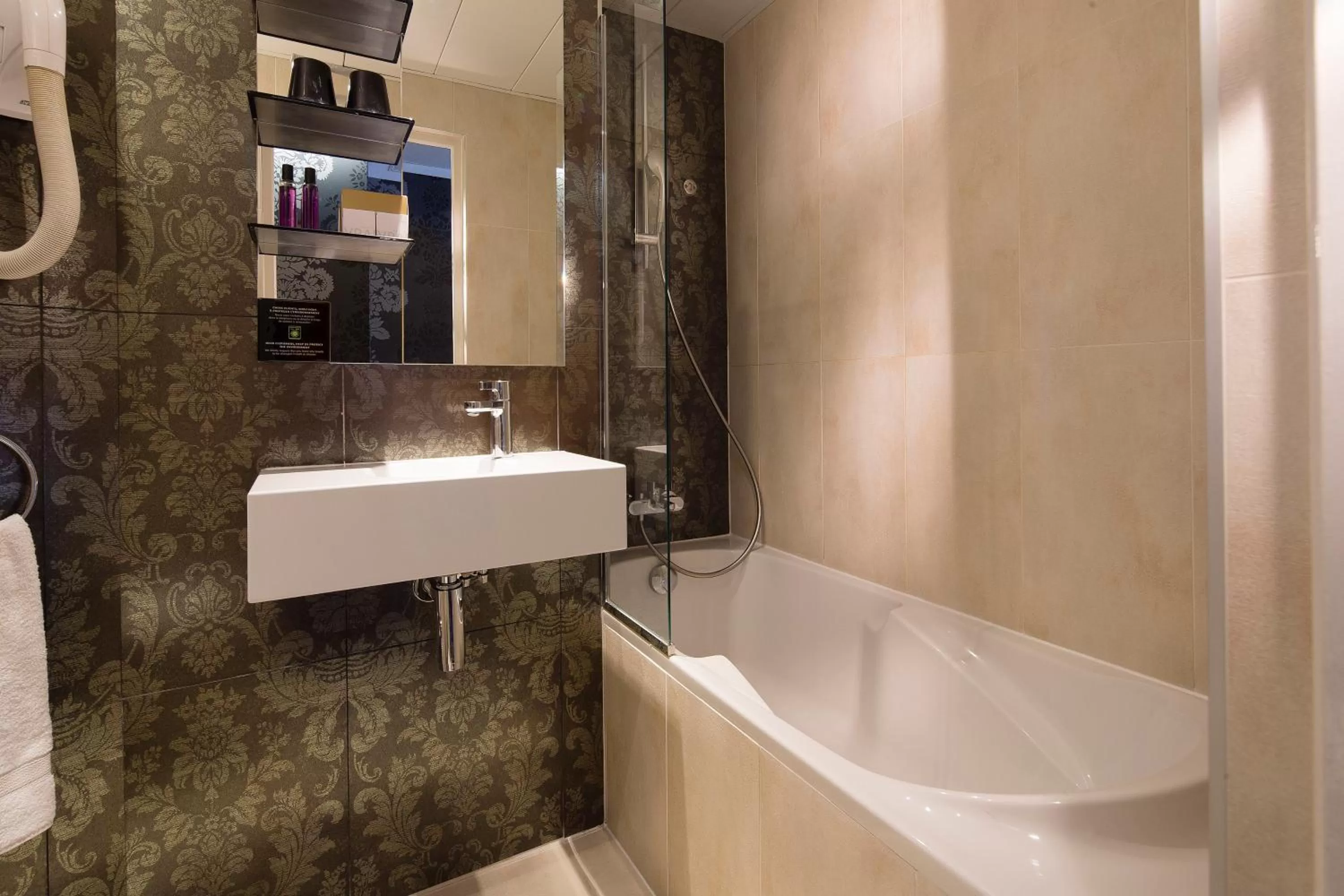Bathroom in Hotel Design Sorbonne