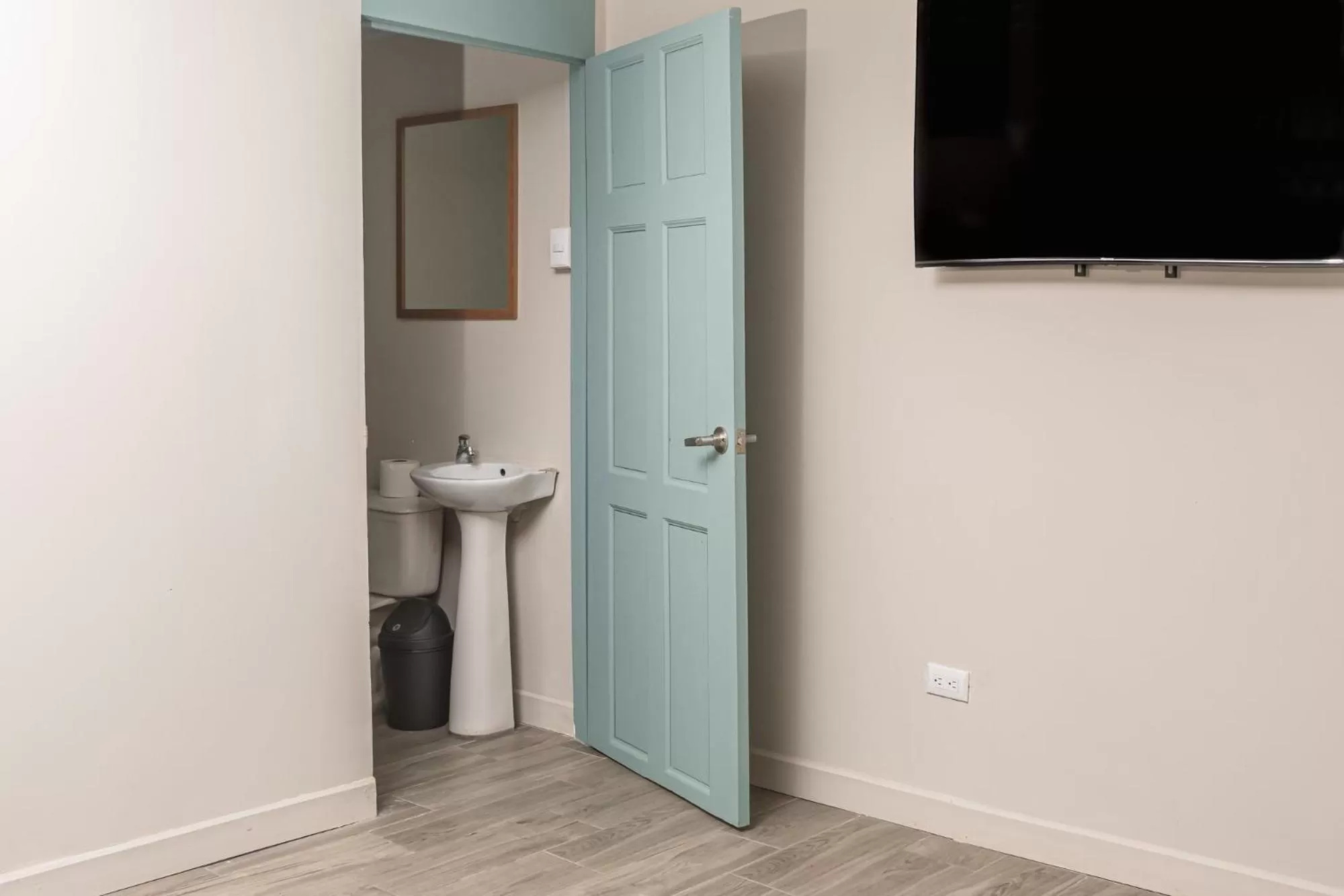 Bedroom, TV/Entertainment Center in Hotel Otoya 1907 Downtown