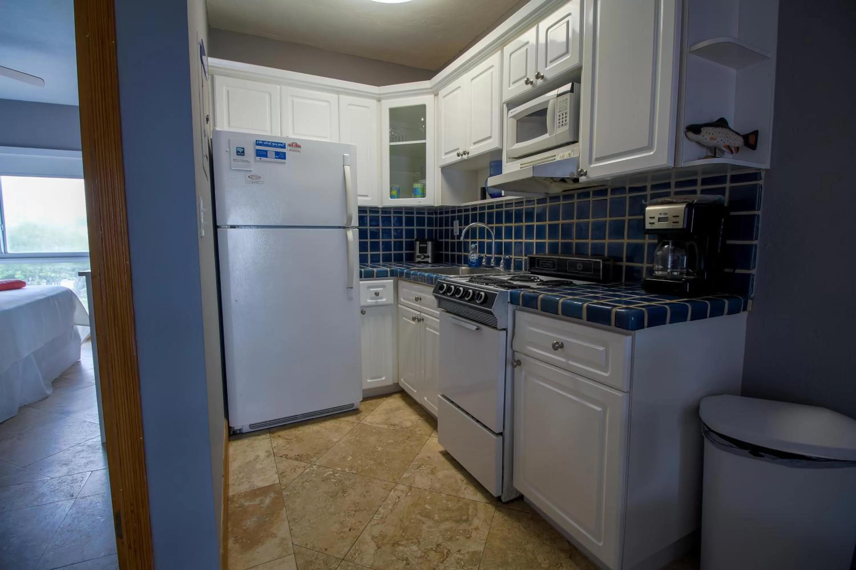 Kitchen or kitchenette in Shore View Hotel