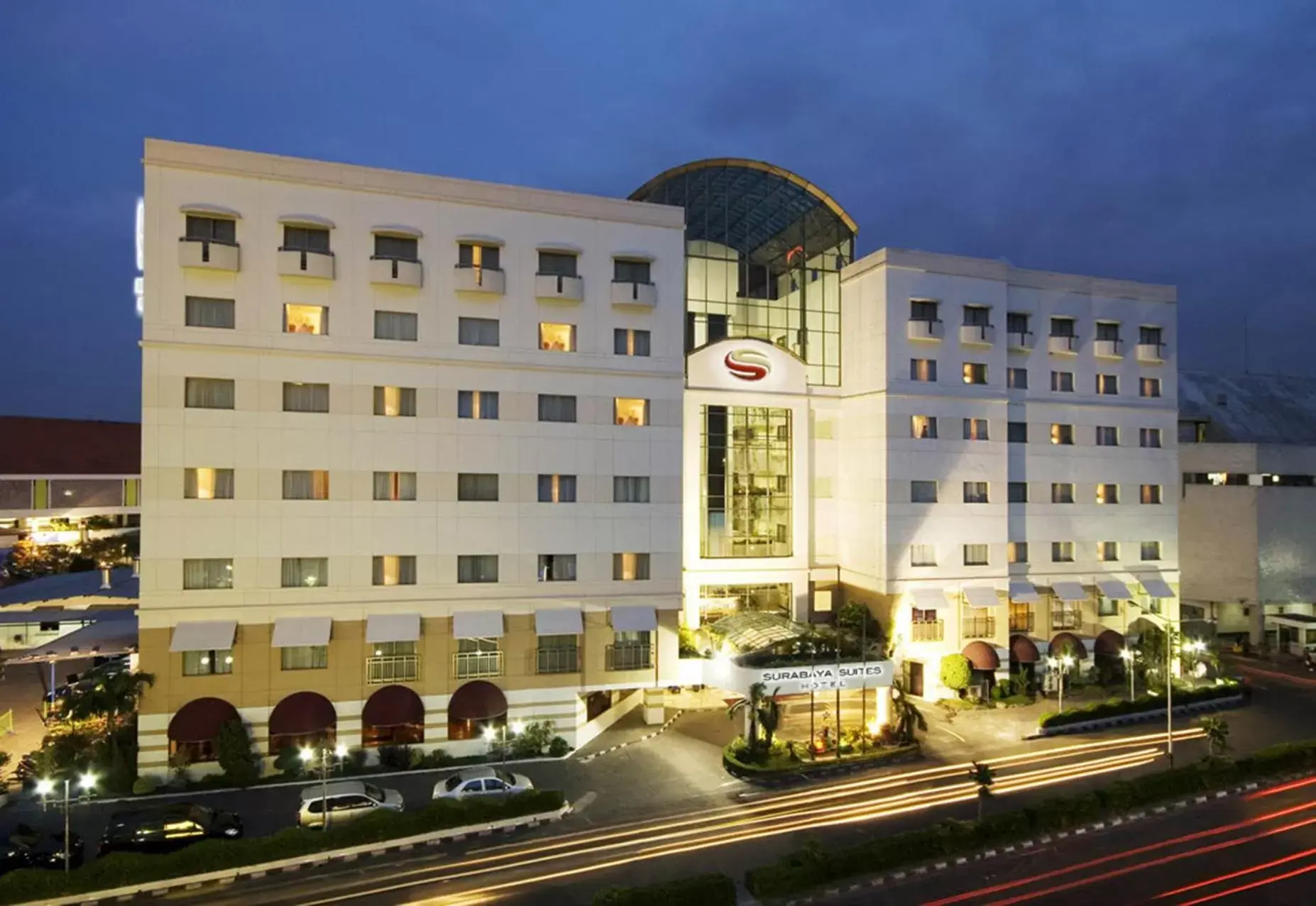 Surabaya Suites Hotel Powered by Archipelago Surabaya Suites Hotel Powered by Archipelago